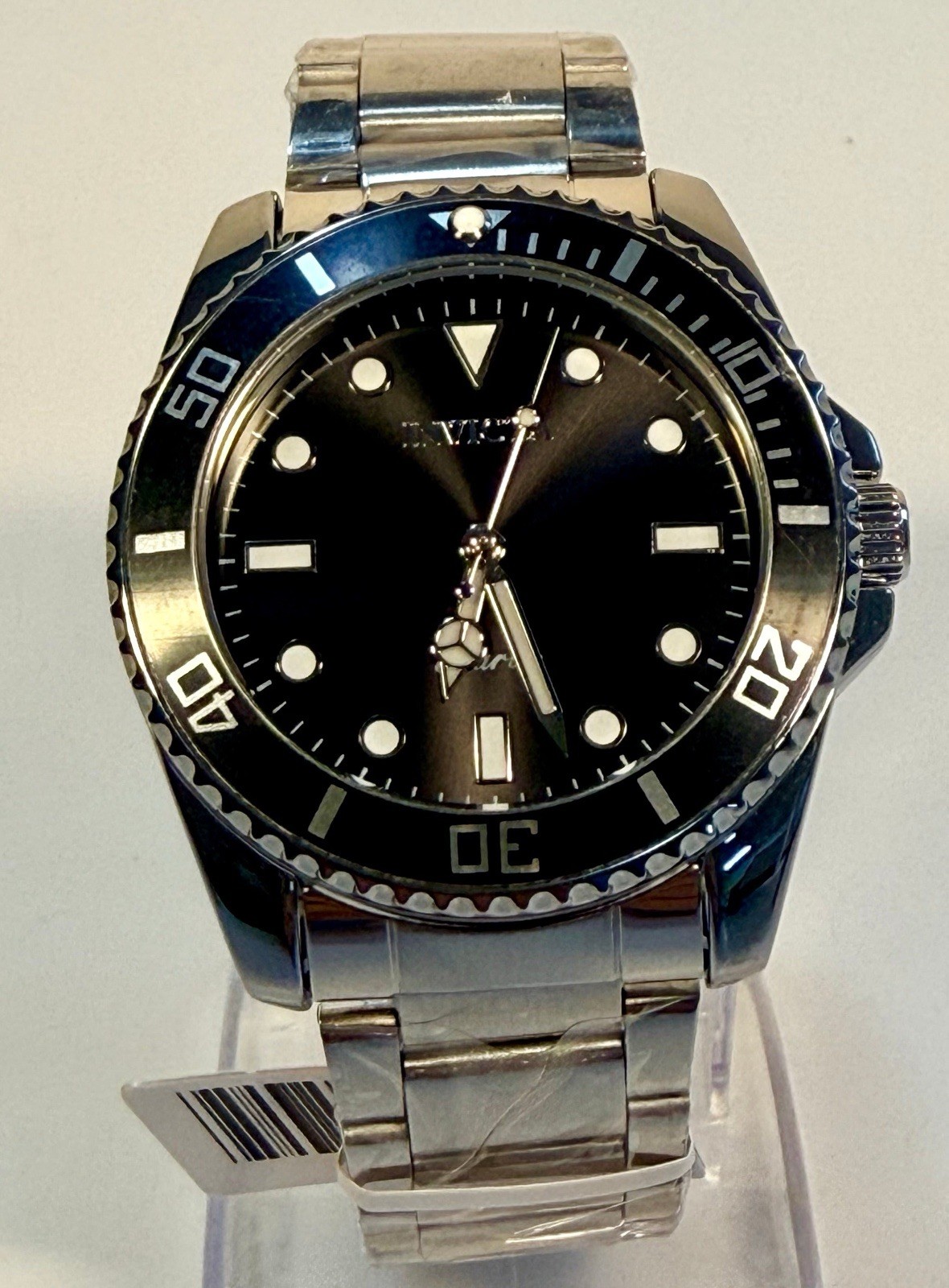69401 Invicta Mens Pro Diver Vitreos Stainless Steel Bracelet Black Dial 42mm