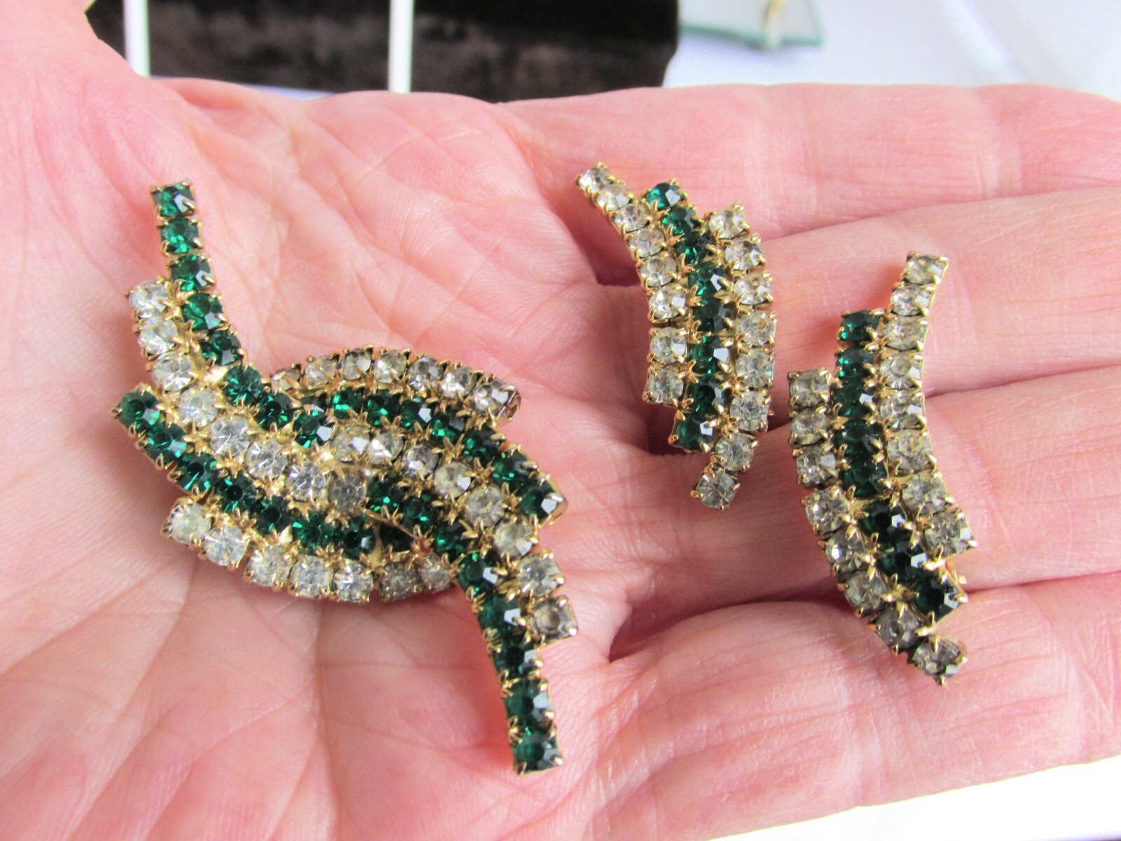 Vintage Swirls Sparkling Green & White Rhinestone Pin & Earrings Set