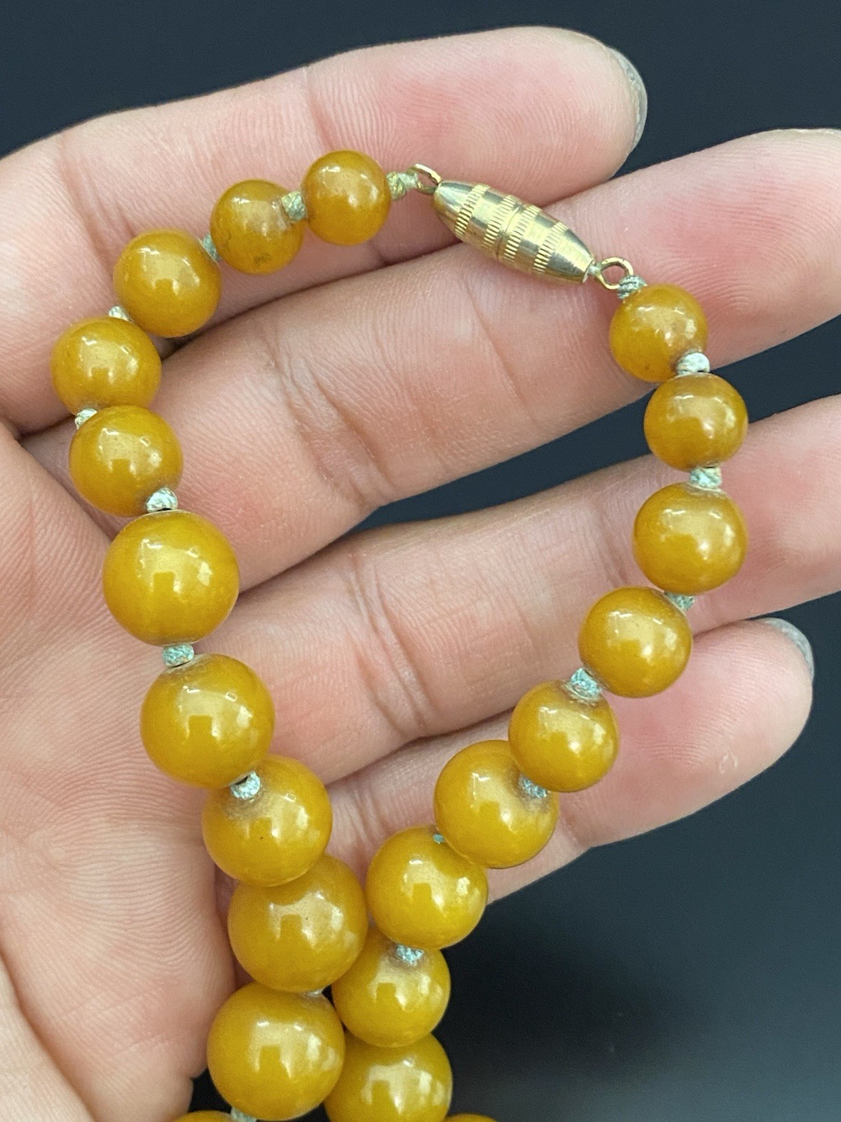 Vintage Egg Yolk Butterscotch Amber Bakelite Graduated Bead 16″ Necklace 43.8g