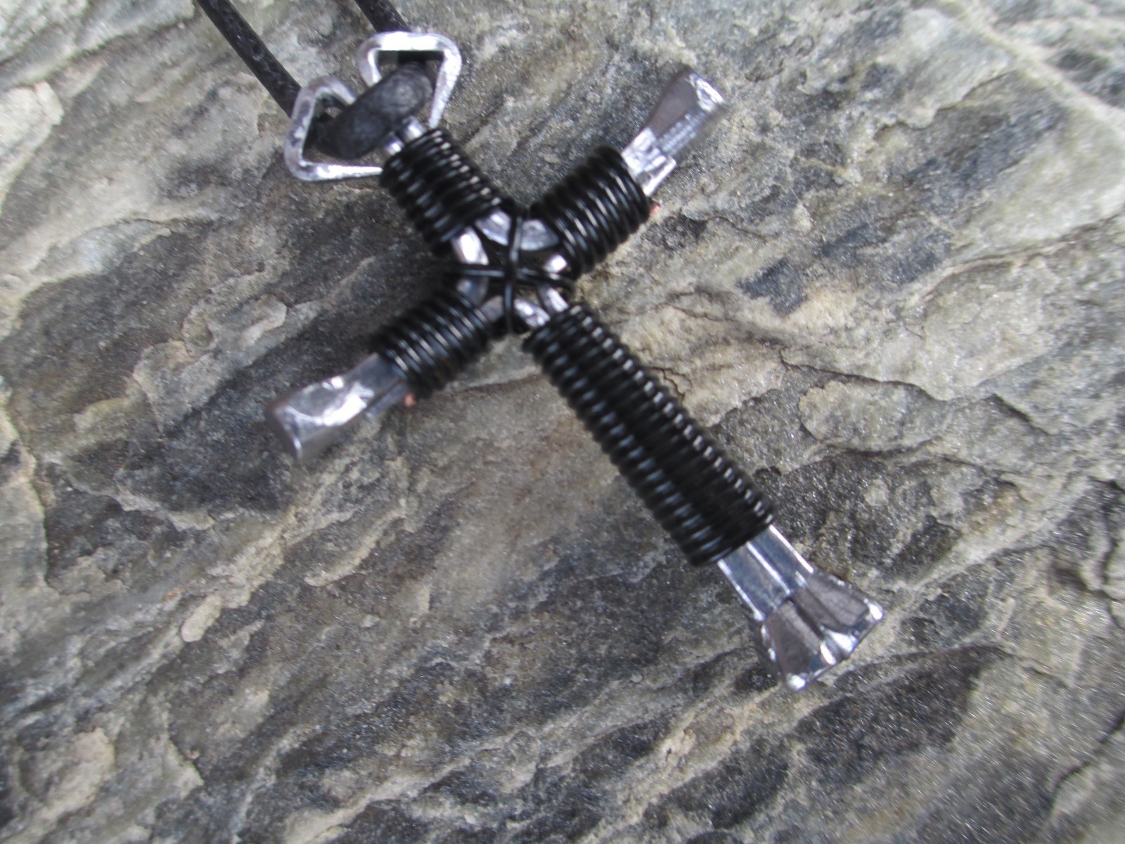 NECKLACES HORSESHOE NAIL GREAT GIFTS FOR ALL OCCASIONS ADJUSTABLE CORD
