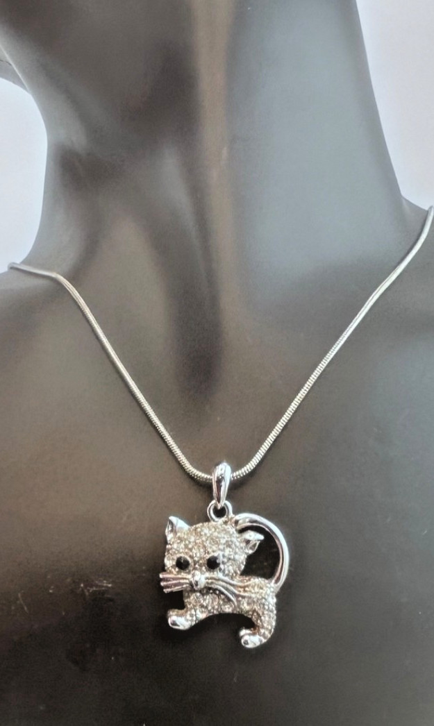 Silver toned Cat pave set with Clear Rhinestones and Dark Stone Eyes Snake Chain