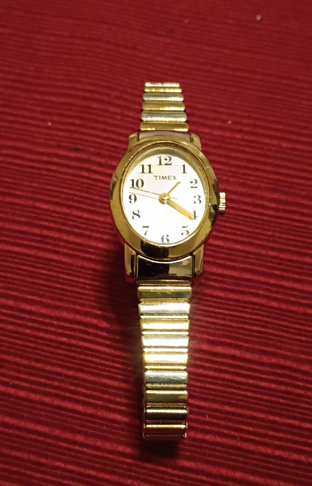 Vintage Timex Women’s Quartz Gold Tone Bracelet White Dial -Working New Battery