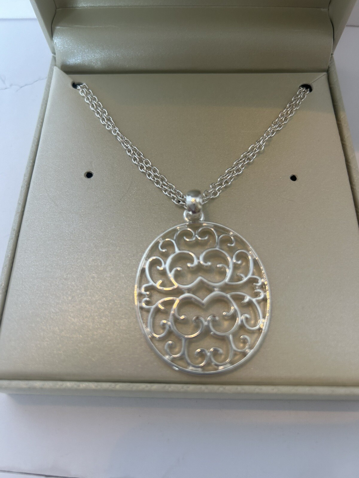 Kim Rogers 18” Silvertone Necklace Gift Boxed Costume Everyday Special Occasion