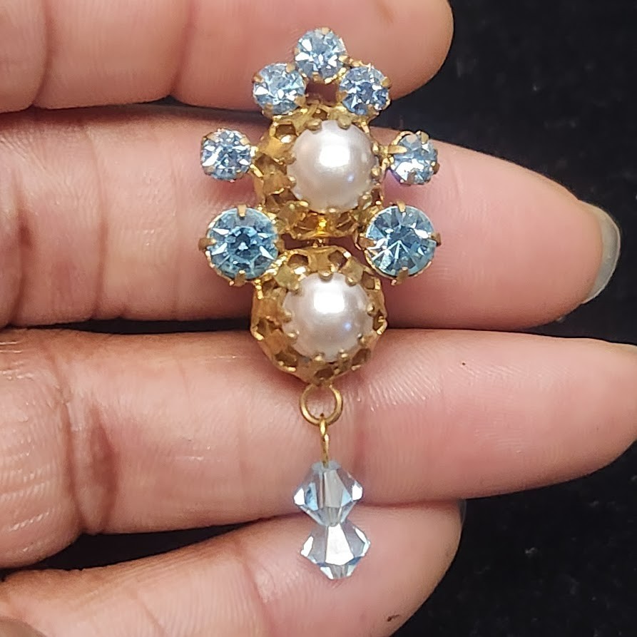 Vintage Signed Austria Blue Rhinestone Brooch – Prong Set Sparkle
