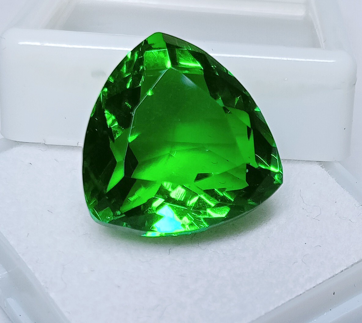 Natural Tsavorite Garnet Trillion Green Color 13.45 Ct Certified Loose Gemstone