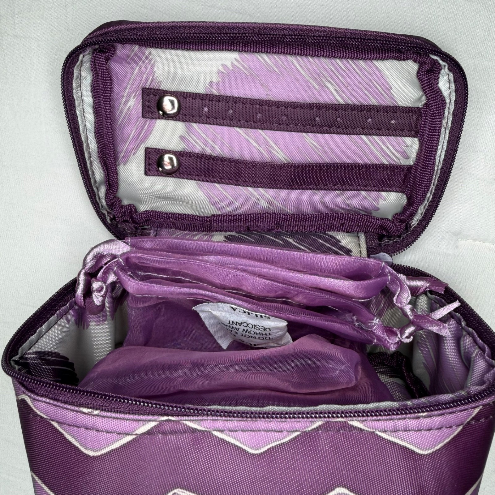 Thirty One Baubles & Bracelets Zipper Close Case w/ Mesh Bags NWT Purple Chevron