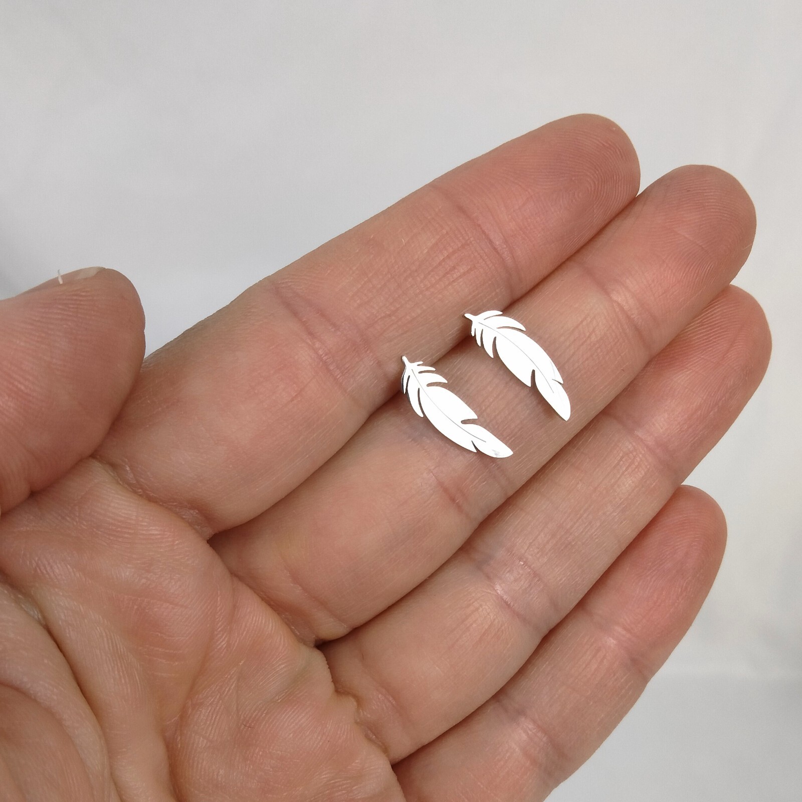 FashionJunkie4Life Stainless Steel Vertical Feather Post Earrings