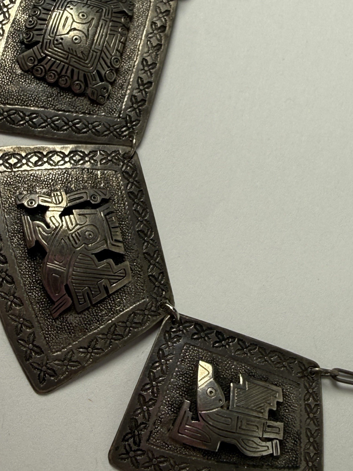 VTG 900 Silver Storyteller 15” Necklace 5 Panel South American Pre Colombian