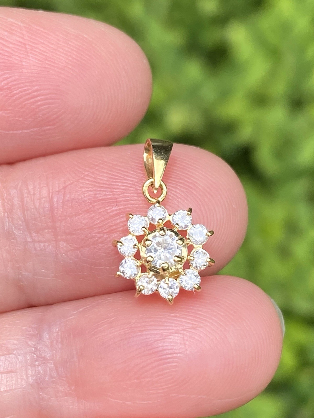 18K Yellow Gold 0.41CTW 100% Natural Diamond Flower Cluster Pendant