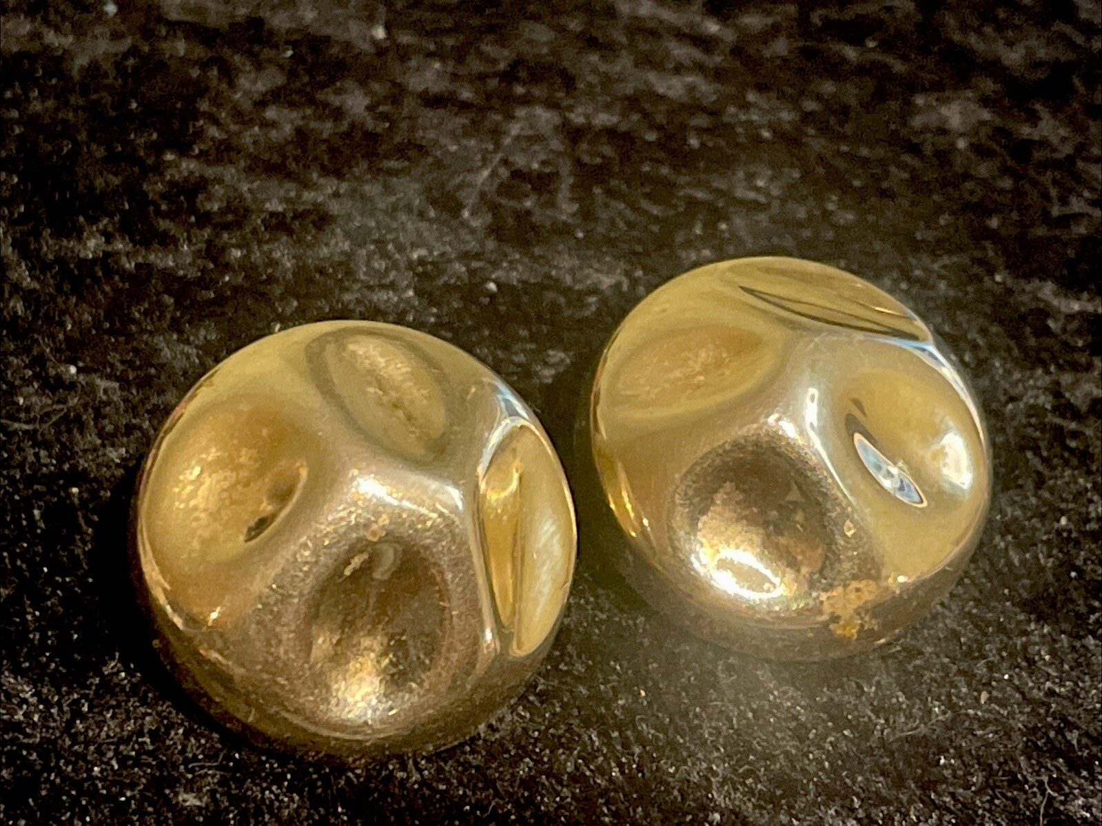 Vintage gold imitation metal disc button earrings 0.75 Inch