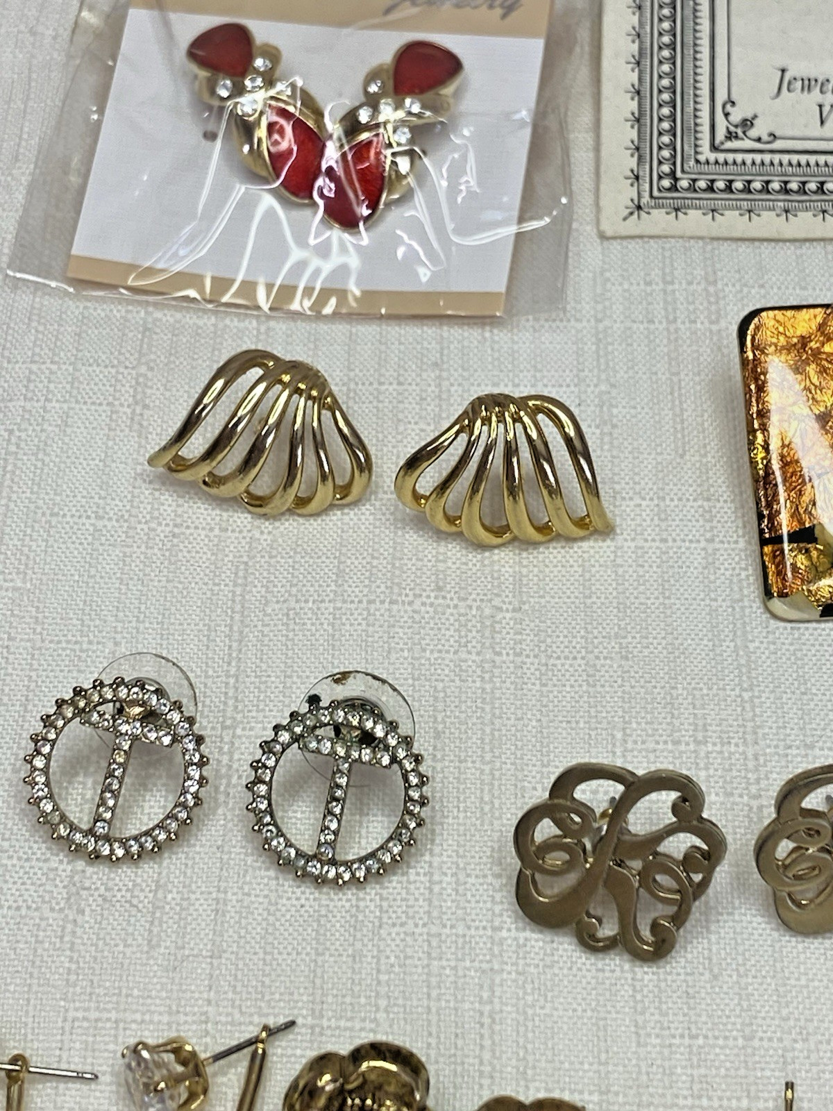 COSTUME JEWELRY EARRINGS LOT 47 Pairs Stud Mixed Rhinestone Pearl Multicolor