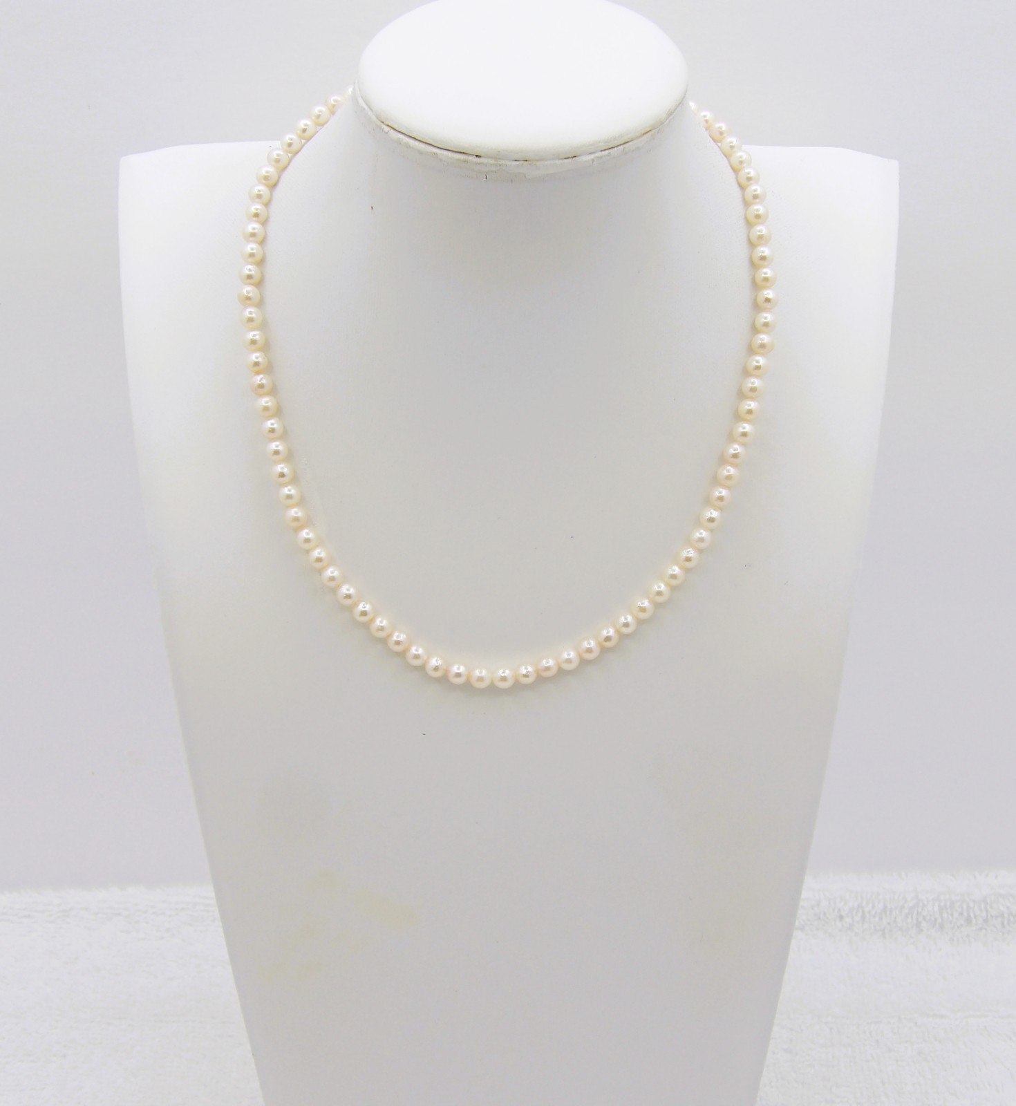 15″ inches White Akoya Near Round Genuine Pearl Necklace Woman Jewelry NK826