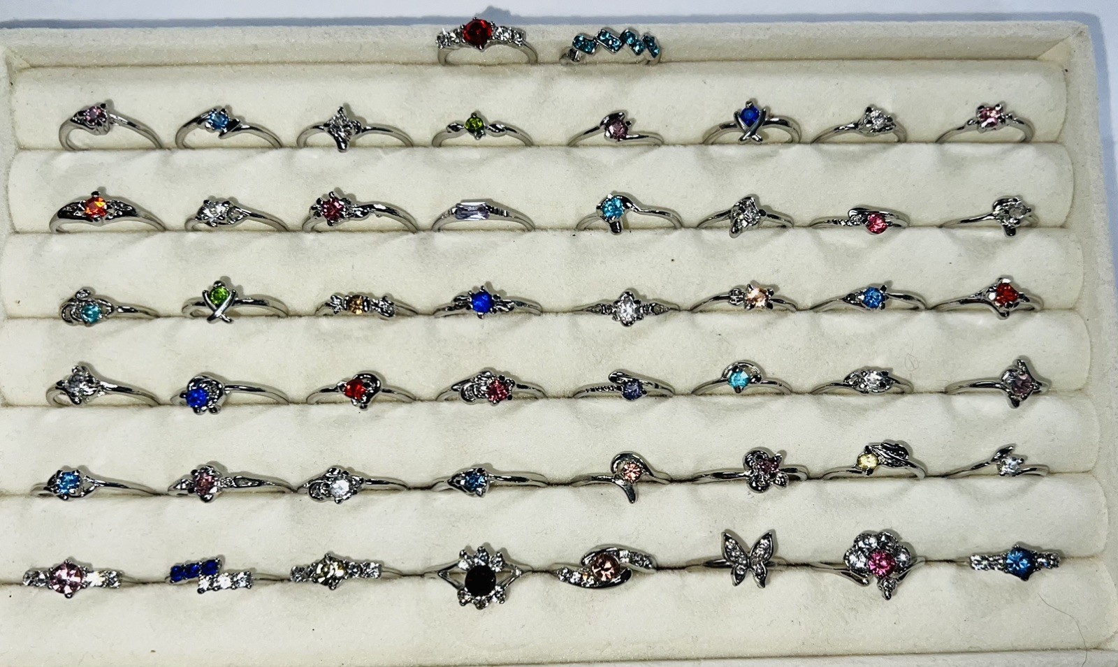 Bundle Of 50 Lovely Silver Coloured Rhinestone RINGS Single & Multiple Gem Stone