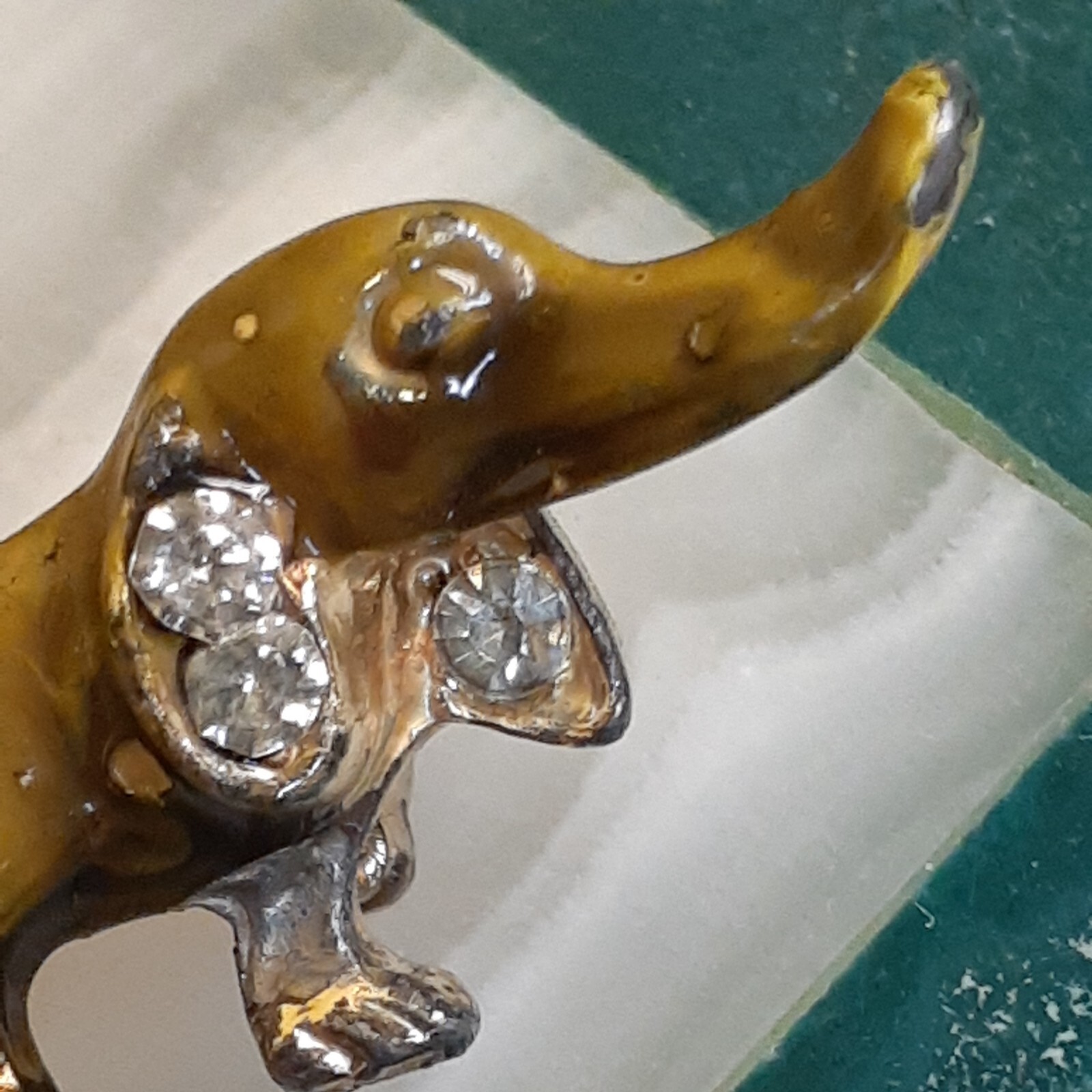 Dachshund Brooch 1.5″ Inch Metal and Enamel Dog Pin Costume Jewelry