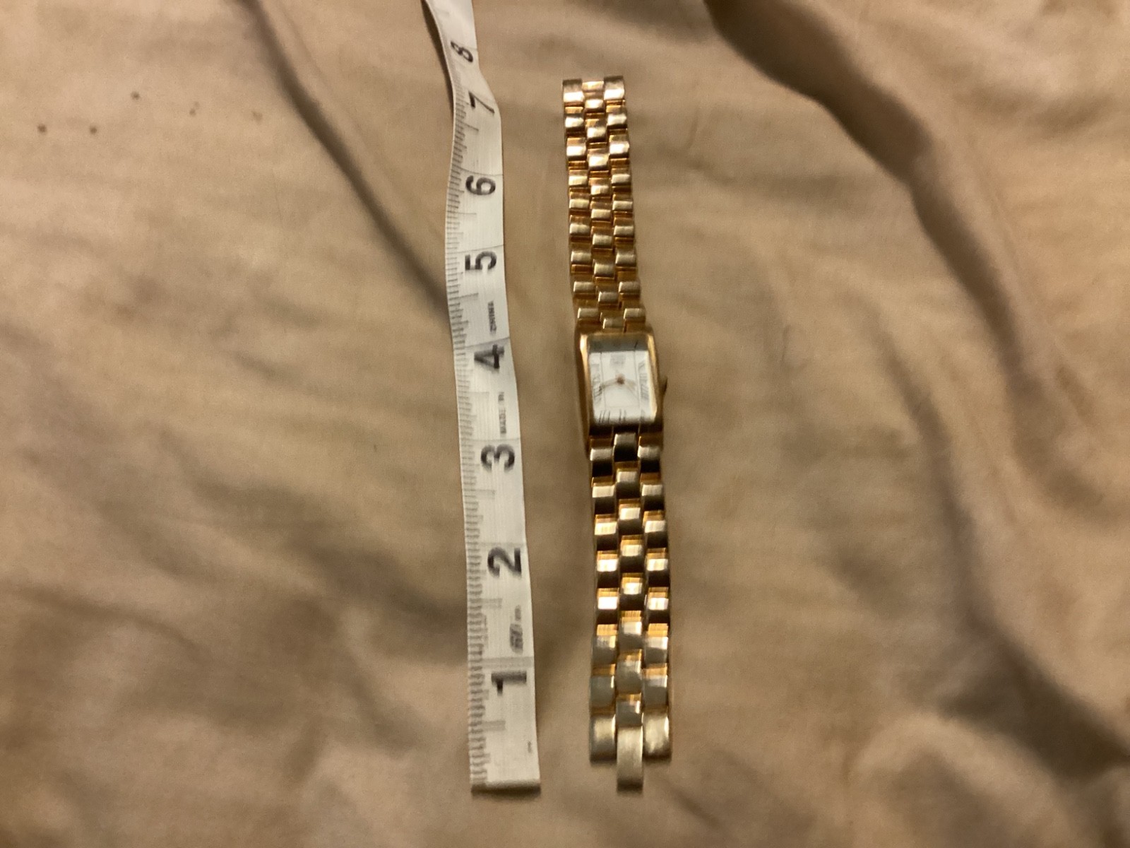 Ladies GIORGIO Beverly Hills Gold Tone Wrist Watch Quartz New Battery Runs Tank