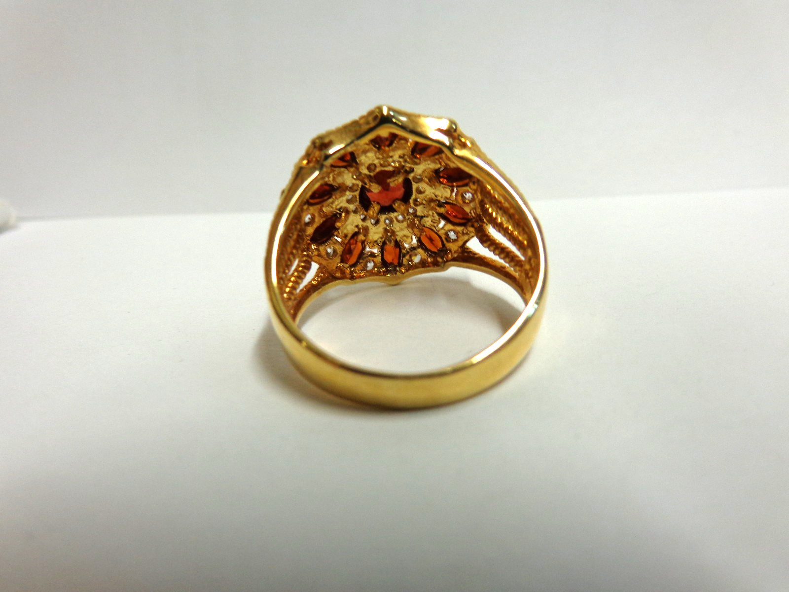 Sterling Silver y gold overlay ring w/red/white stones sz 10 wgt 6.9 gramsbyUTC