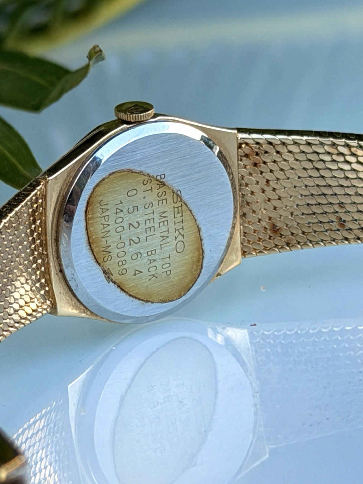 Vintage Seiko 1400-0089 Women’s Gold Tone Quartz Mesh Watch Needs Battery