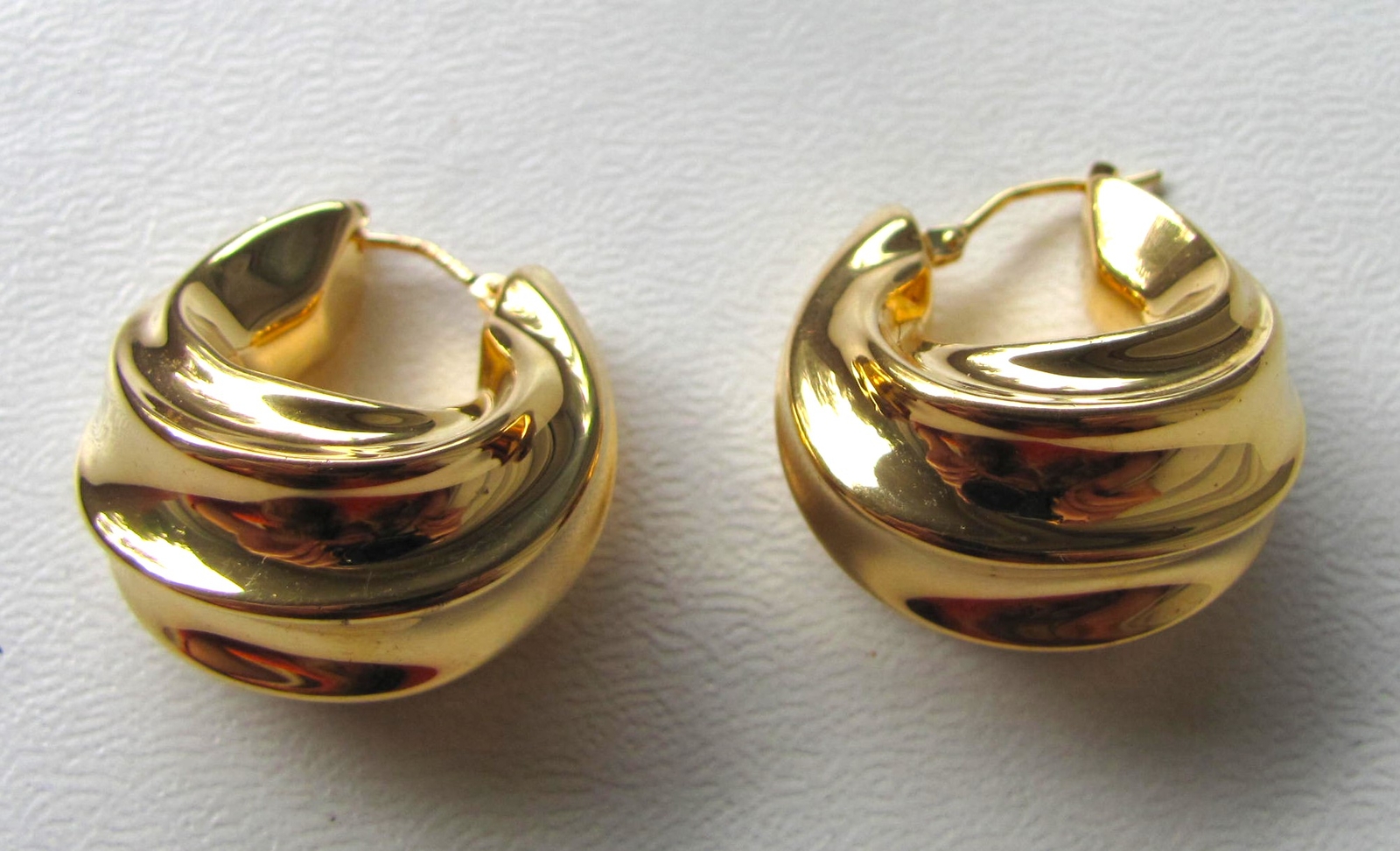 Vintage Italian 14K Gold Large Hoop Earrings 1980’s 10.7 grams