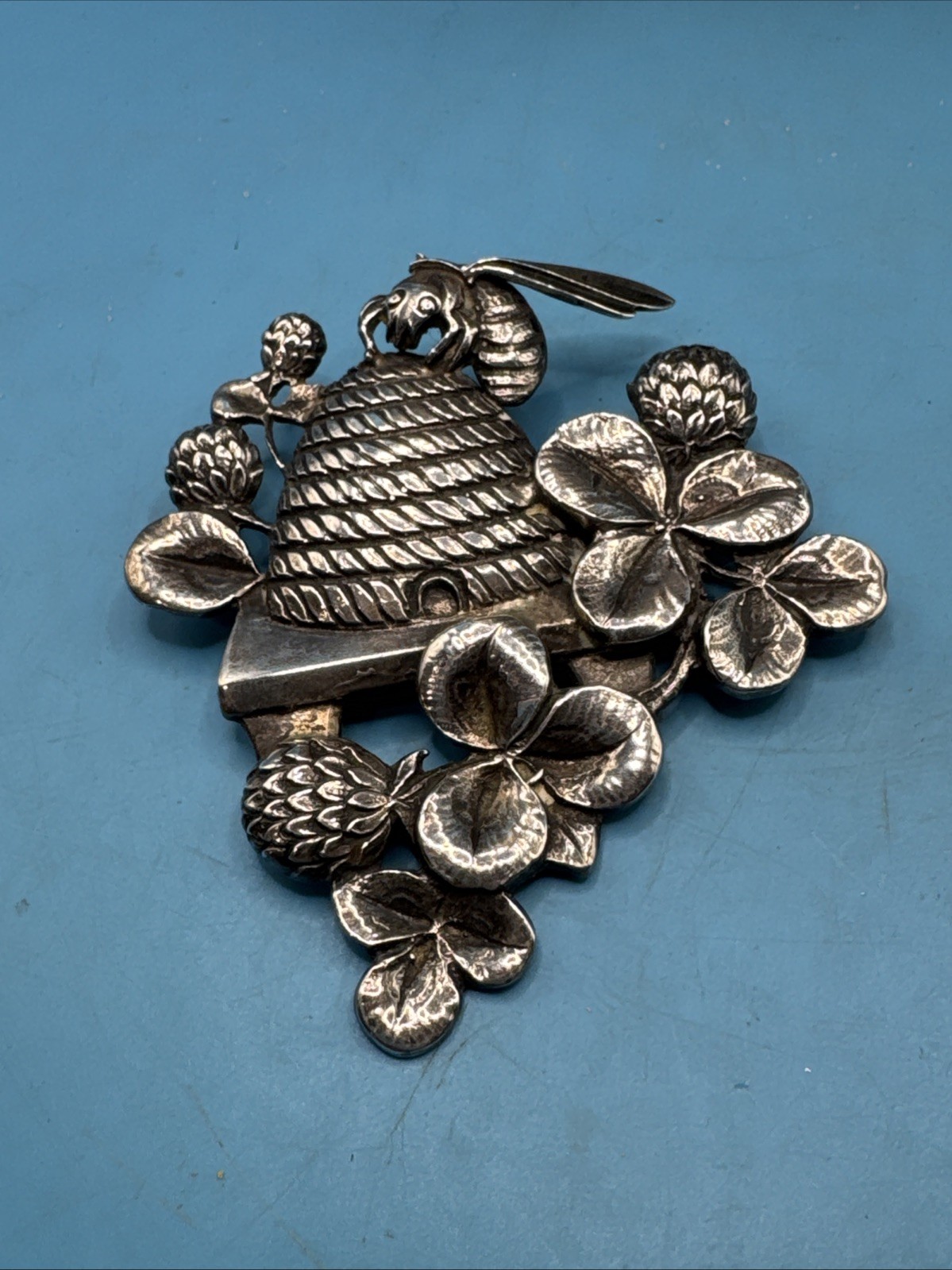 Vintage Guglielmo Cini Sterling Silver Beehive Bee Clover Brooch Pin 2.75″ As-is