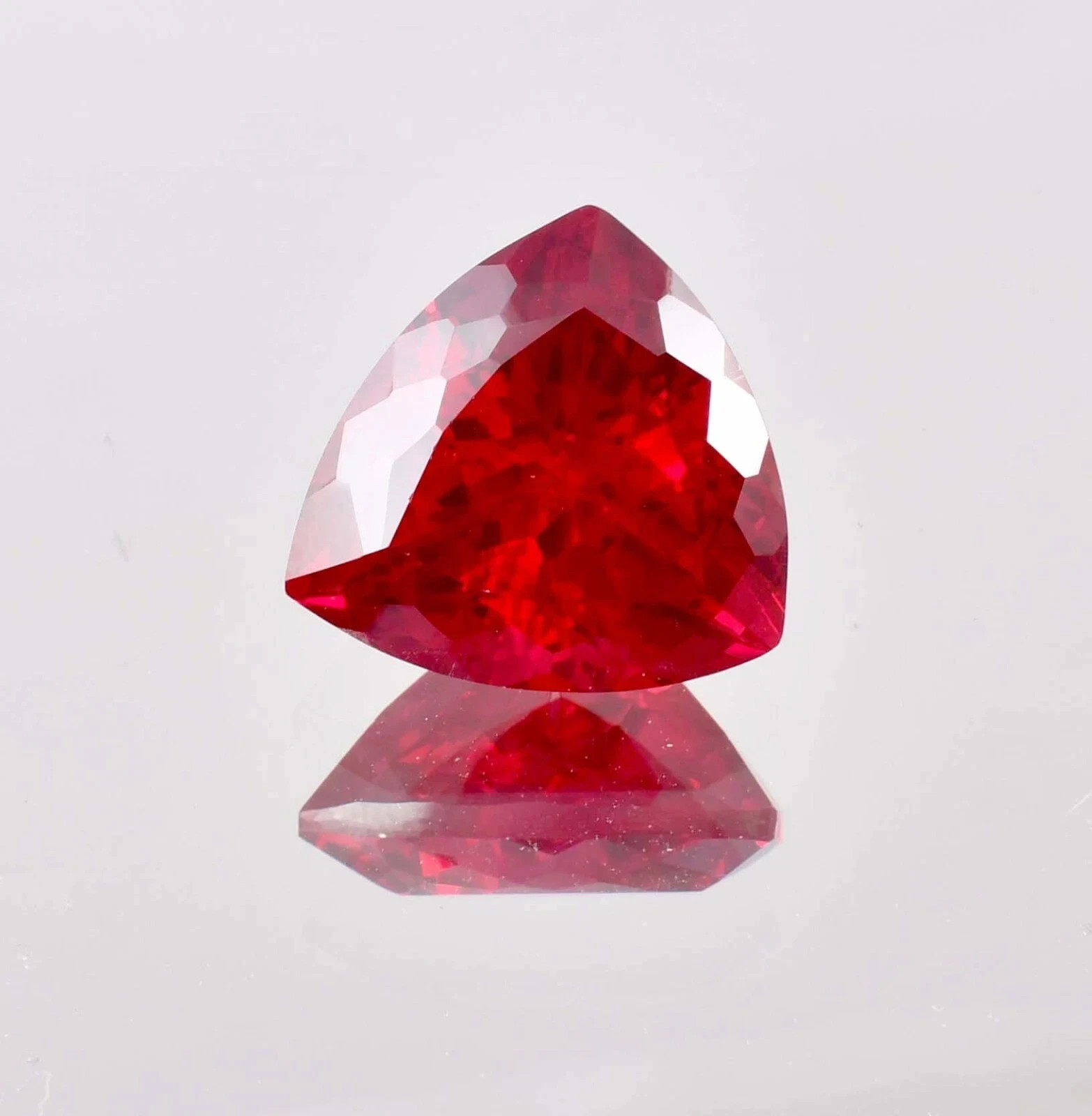 31 Ct Natural Blood Red Ruby Trillion Cut Certified Loose Gemstone Mozambique