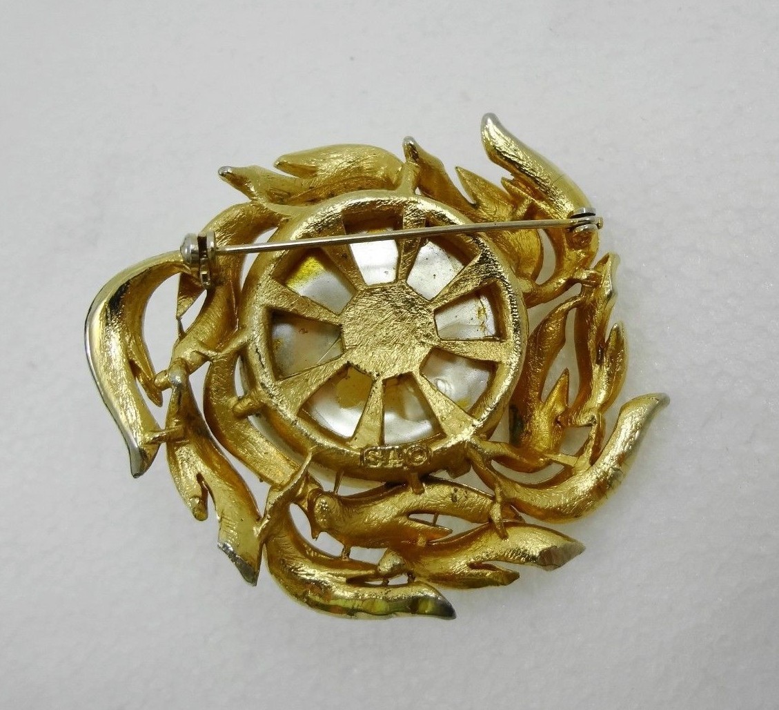 Vintage SA Large Pearl Goldtone Pin Brooch 2 1/2 x 2 1/4 inches