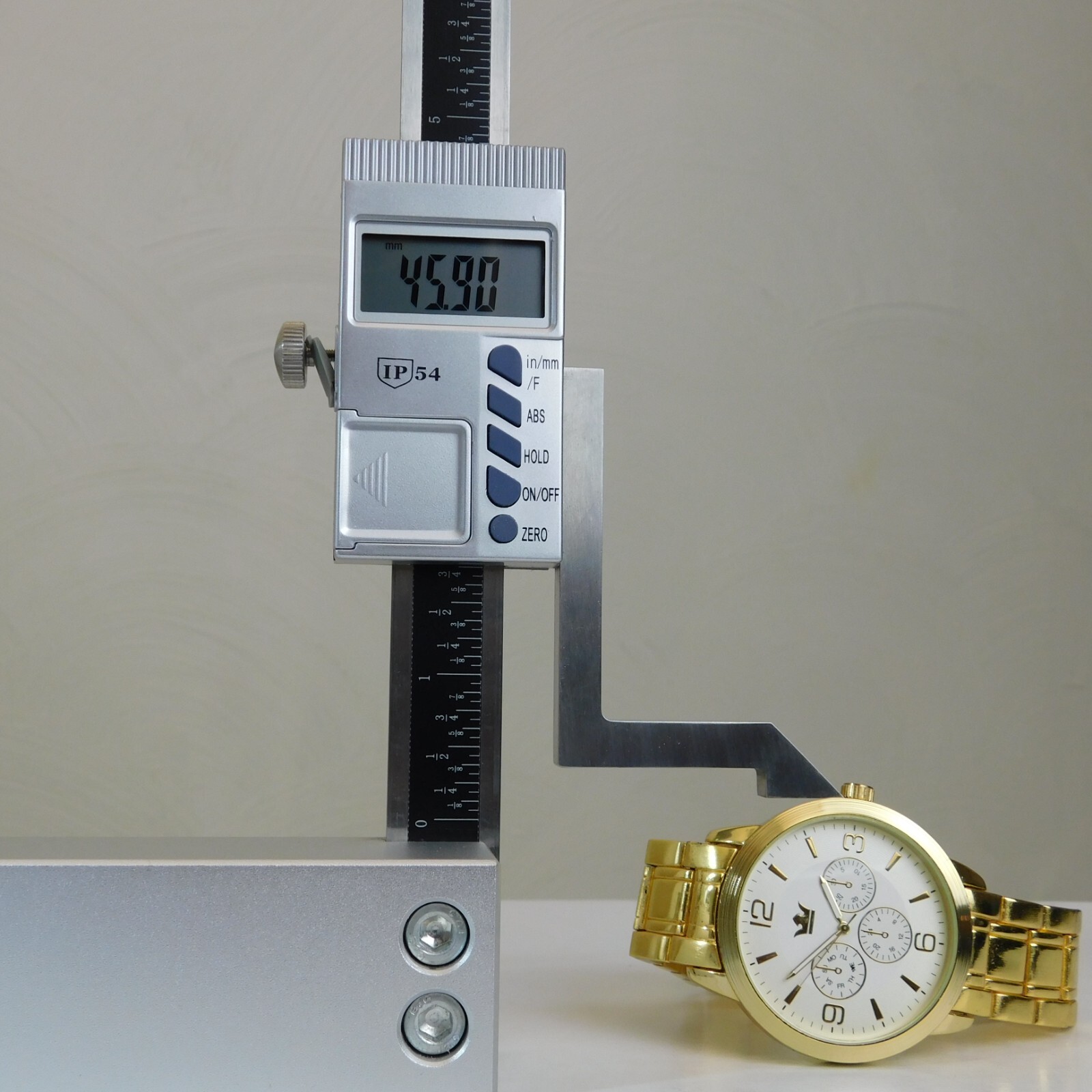 Accutime Watch Corp. MAC8031AL Gold Tone Men’s Watch Sz. 8 1/4″ New Battery