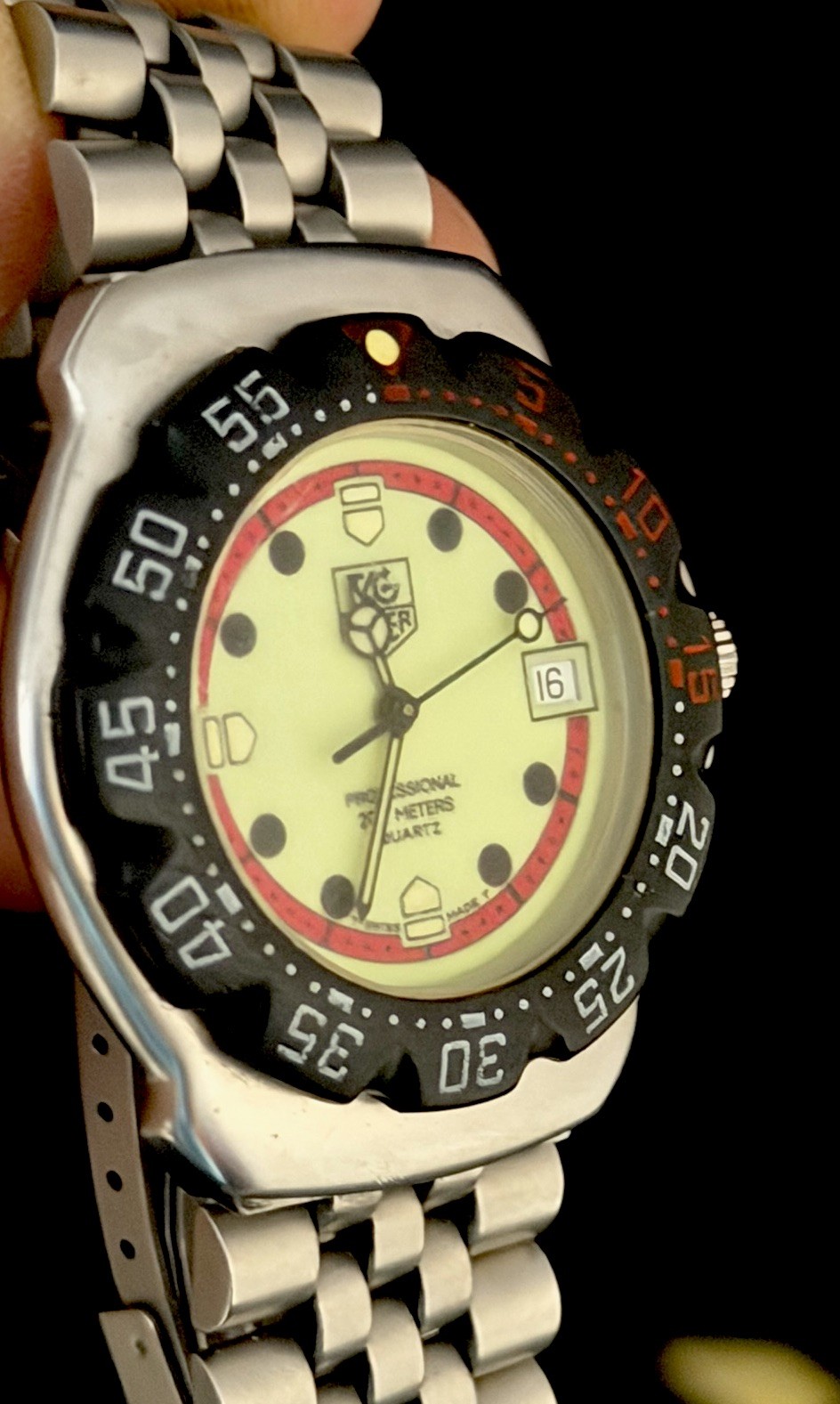 TAG Heuer Formula 1 Night Diver Vintage Quartz Diver NOS Bezel