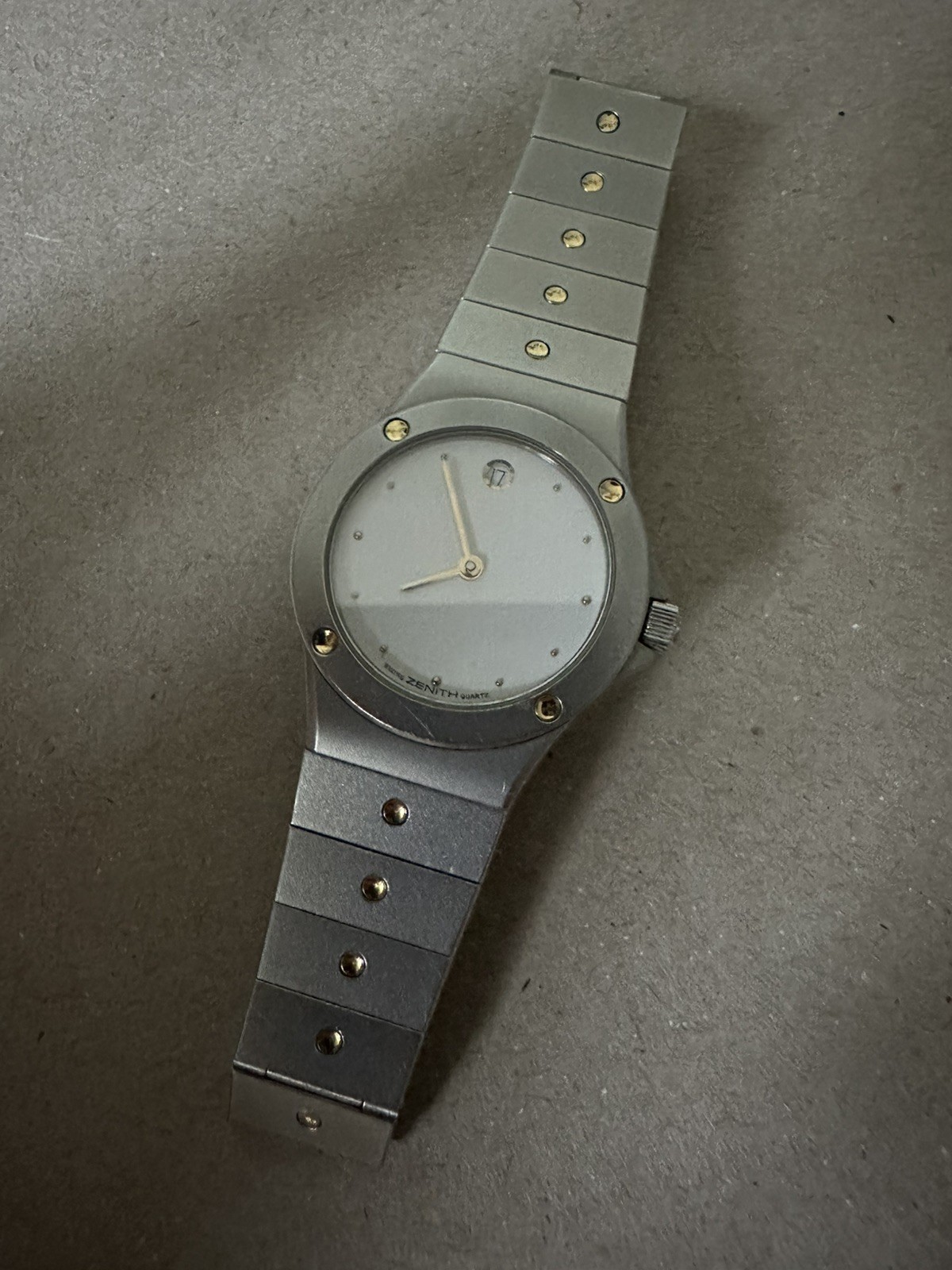 Vintage Zenith Pacific museum lady Quartz ETA 255.441 with box – working