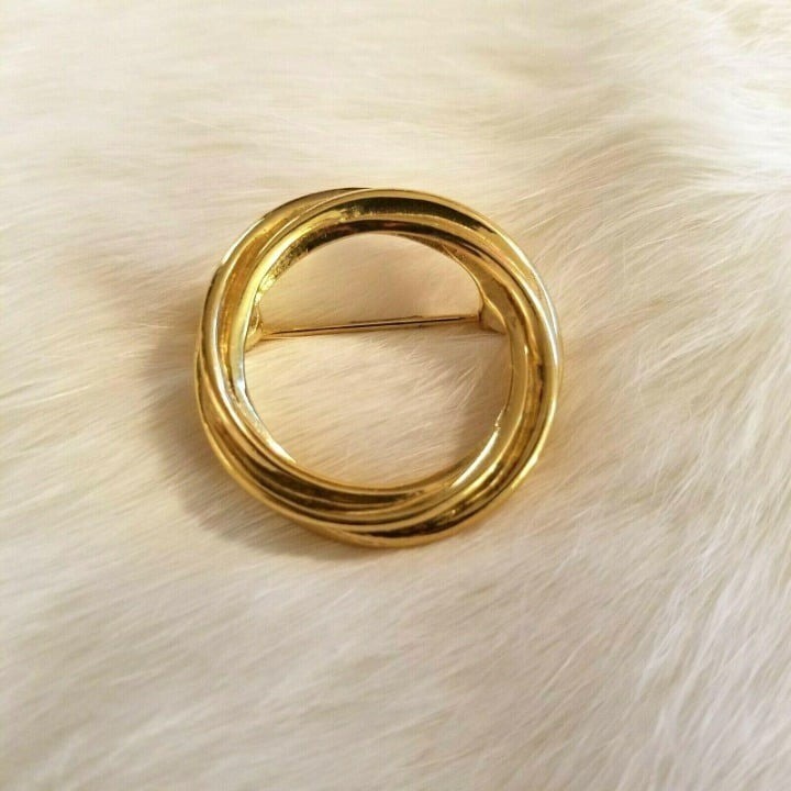 Vintage Crown Trifari Wreath Brooch Infinity Circle Signed Old Money Estate 1372