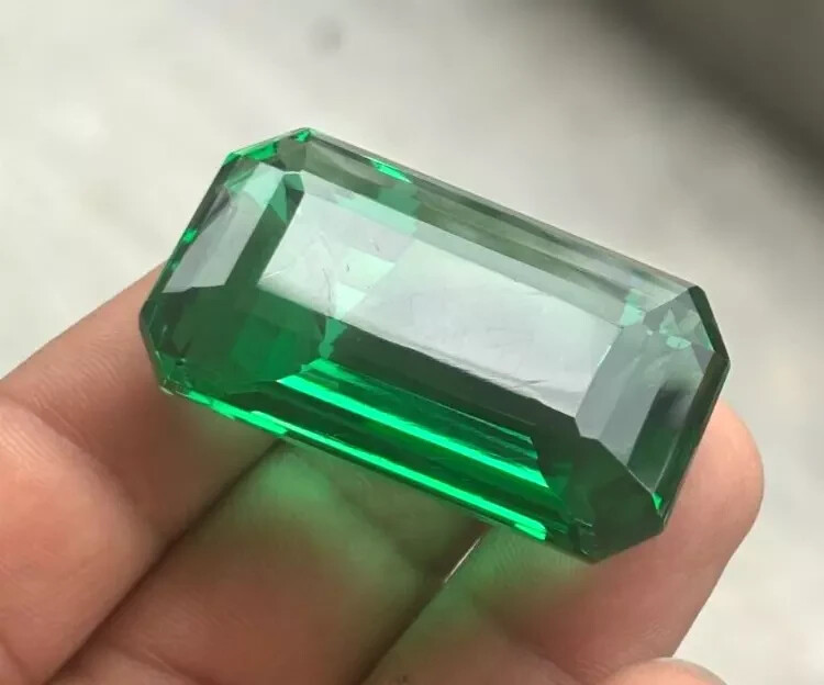 Green Color 125+ Ct Natural Emerald Emerald Cut Loose Gemstone