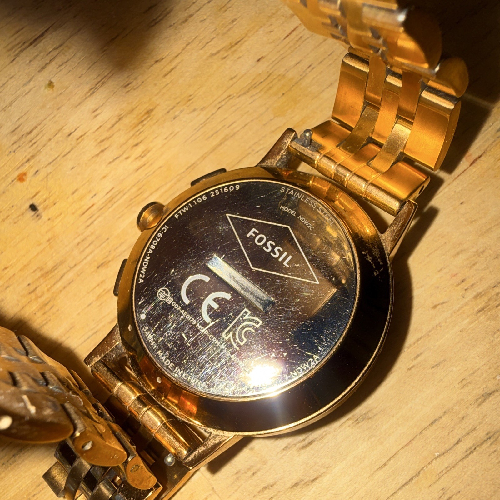 Fossil Q Women’s Quartz Analog hybrid Rose Gold watch 38mm 30m