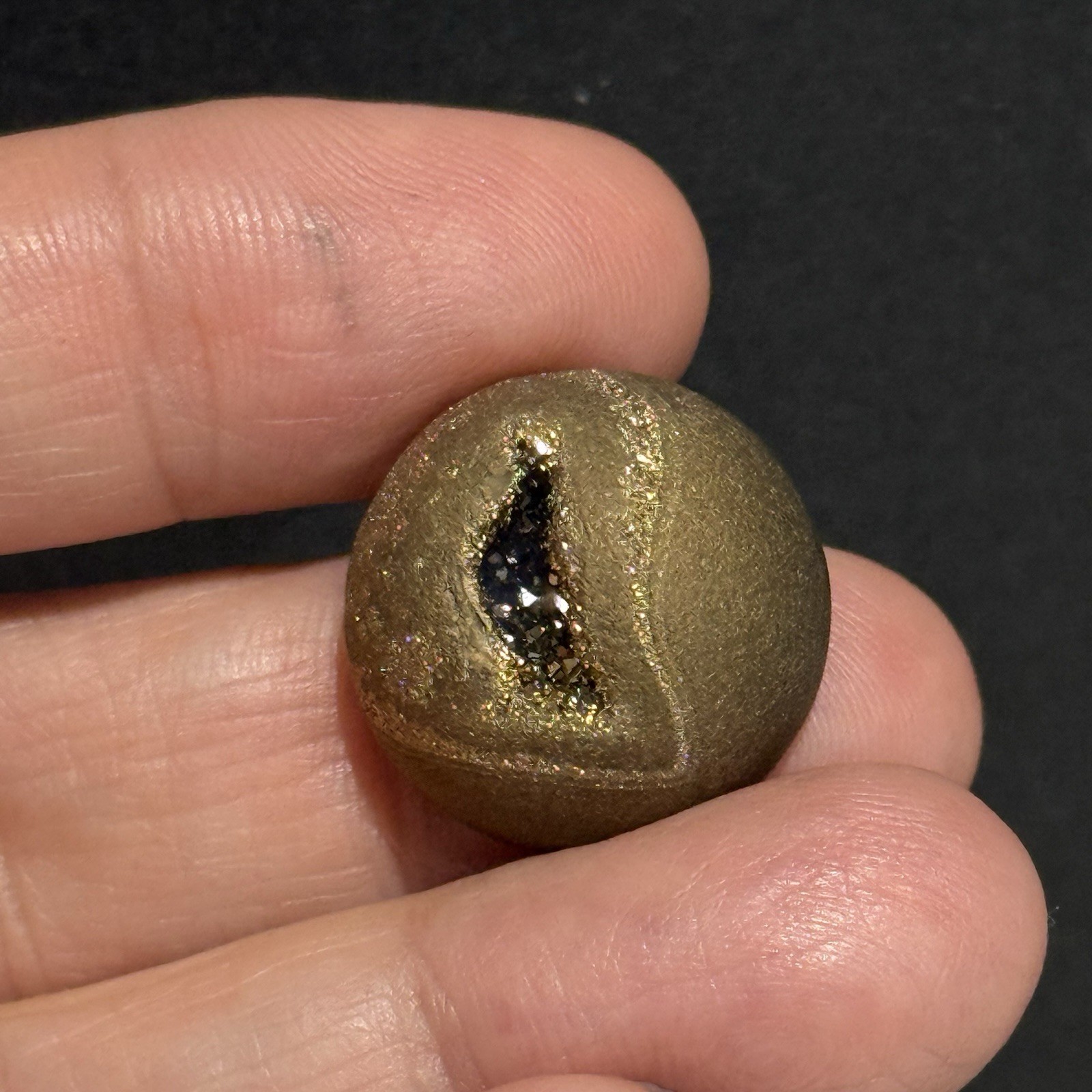 19.85×10.3mm Sparkly Golden Coated Round High Dome Agate Druzy Cabochon