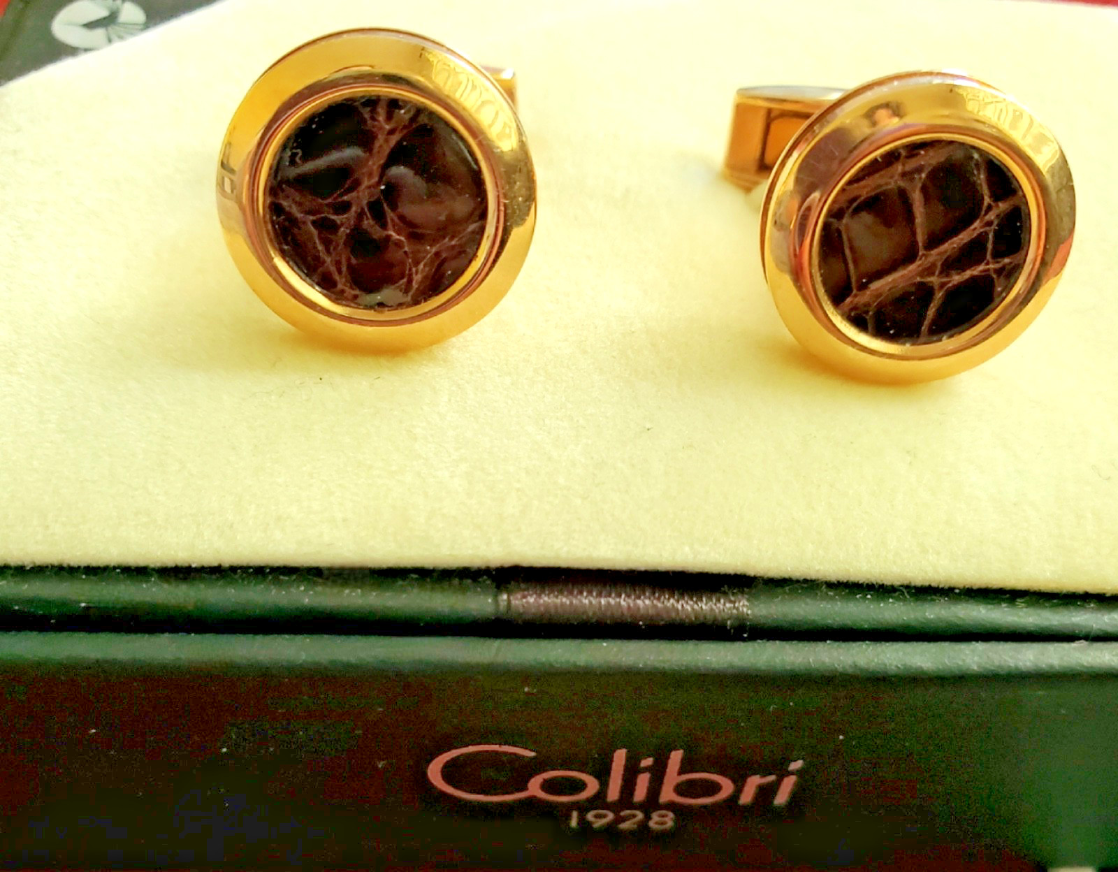 Colibri Cufflinks – Polished Rose Gold with Brown Gator Inserts