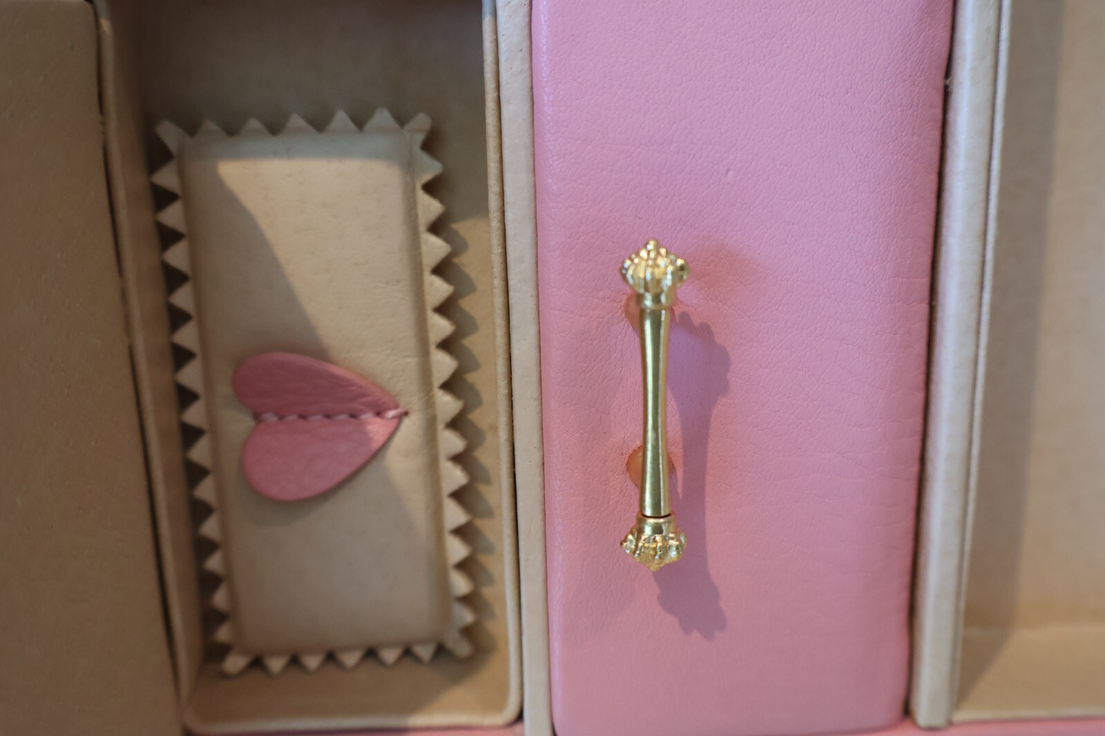 Juicy Couture Light Pink Soft Leather Train Case Jewelry Box & Storage – Vintage