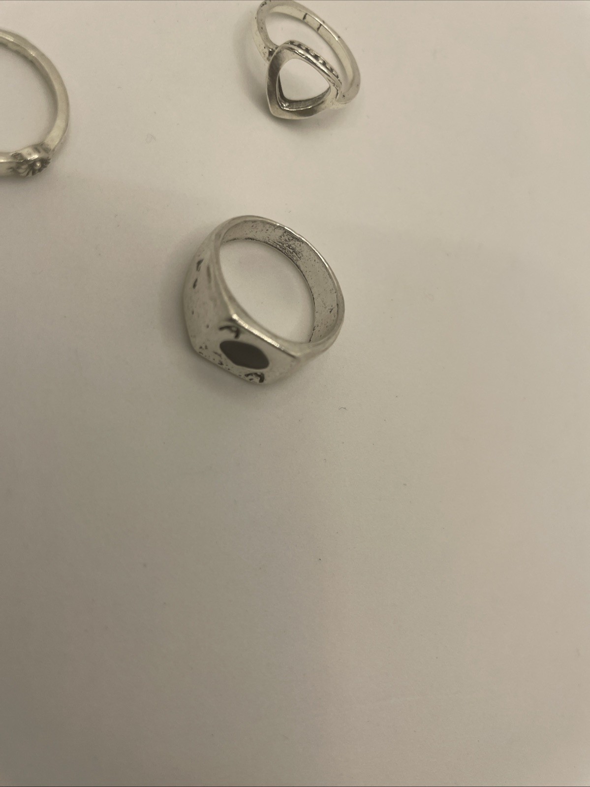 Lot of 5 Silvertone & Black, Faux Pearl, Floral, Boho Retro Rings Varies Sizes