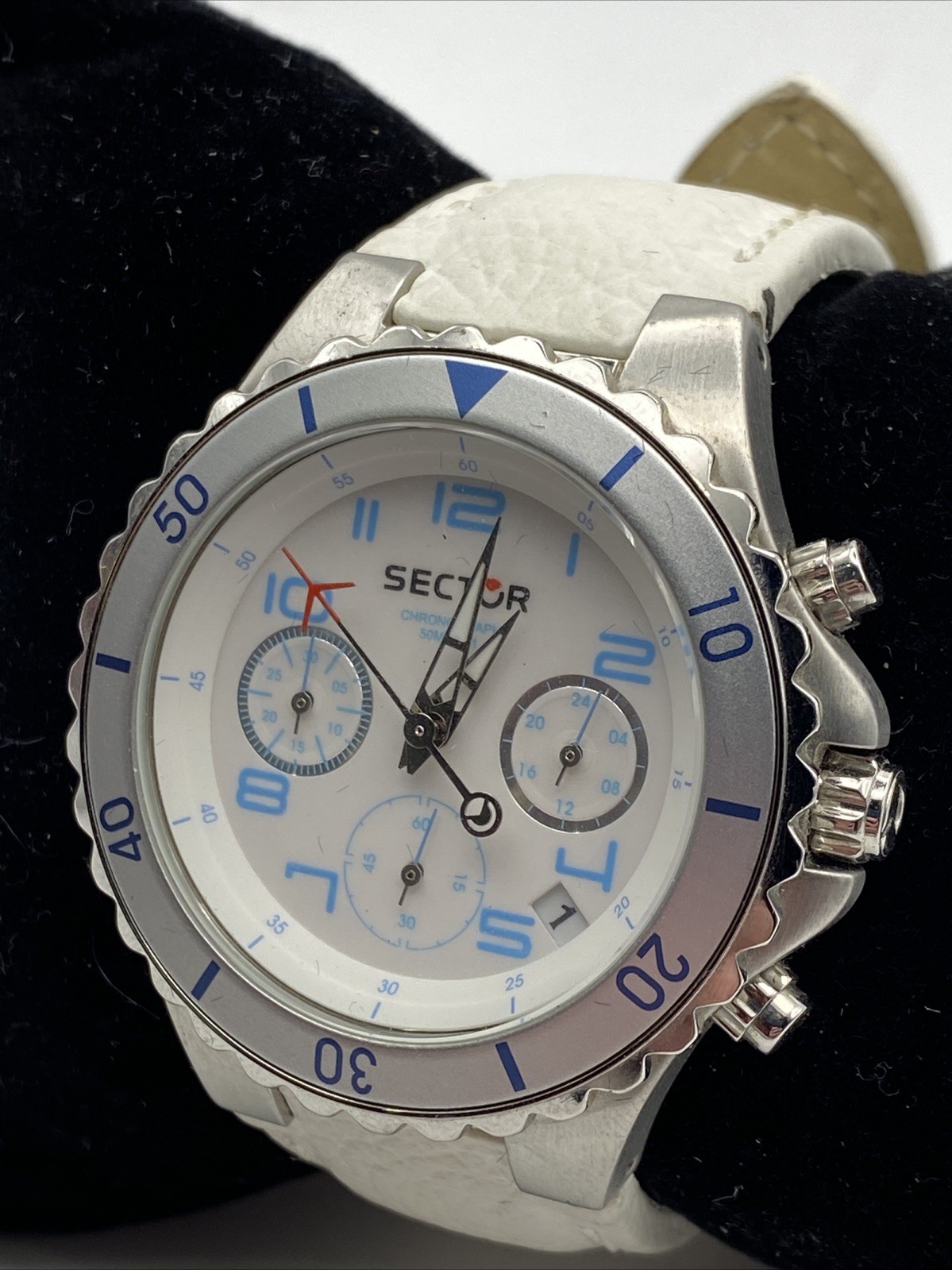 Sector 175 Diver Chrono watch Rotating Bezel White Dial Leather Women’s