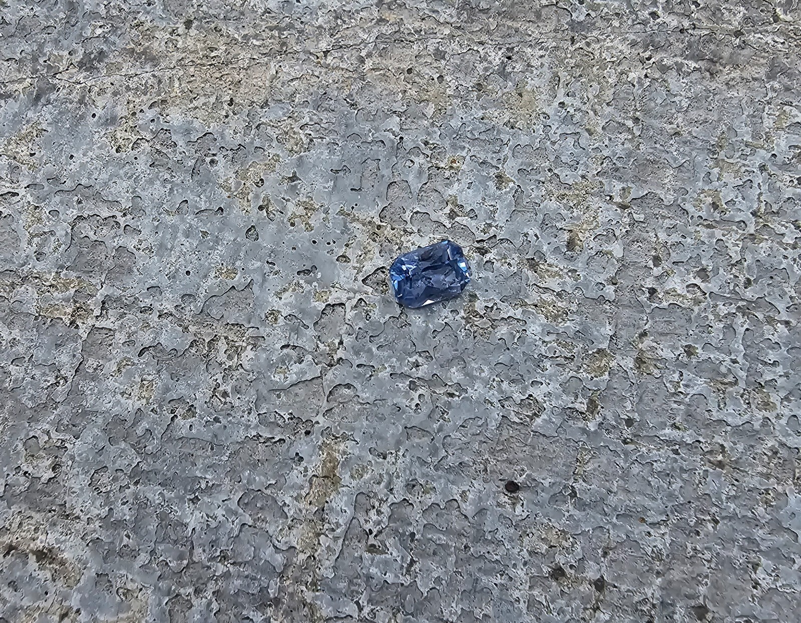 Blue Sapphire Ceylon Radiant cut