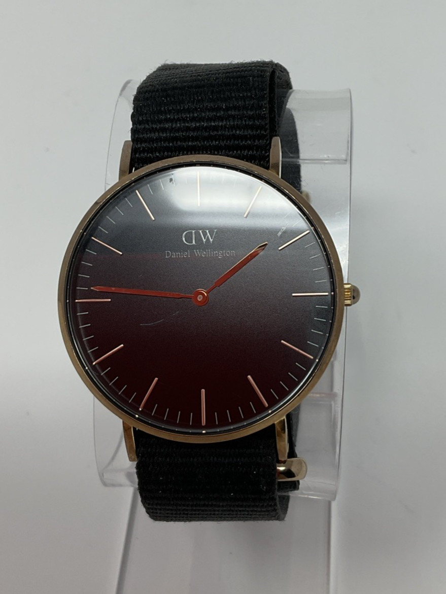 Daniel Wellington Classic Mens B36R31 Watch – New Battery, 2 Crystal Scuffs