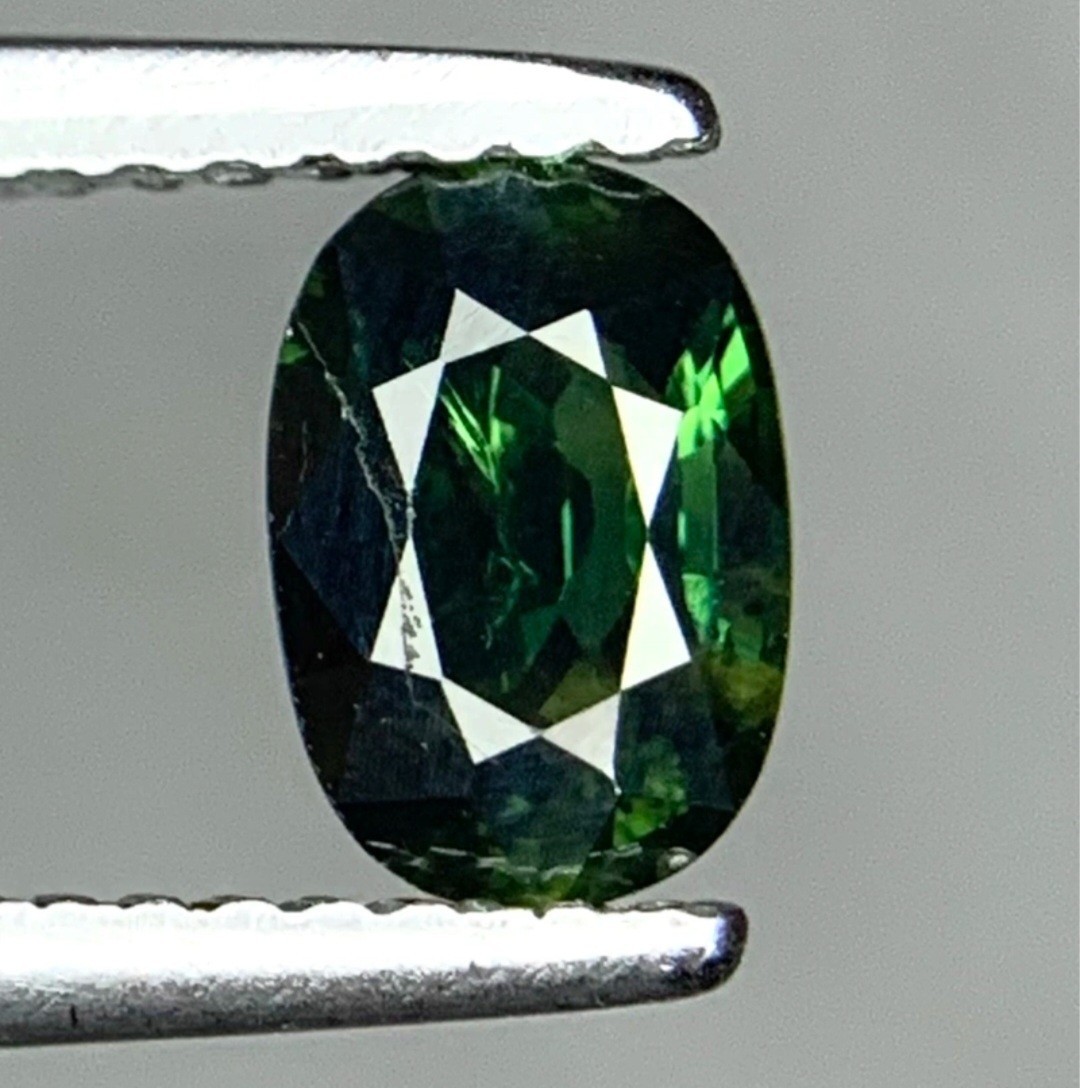 1.06ct Natural Shapire. Oval Polished Gemstone. TS 8