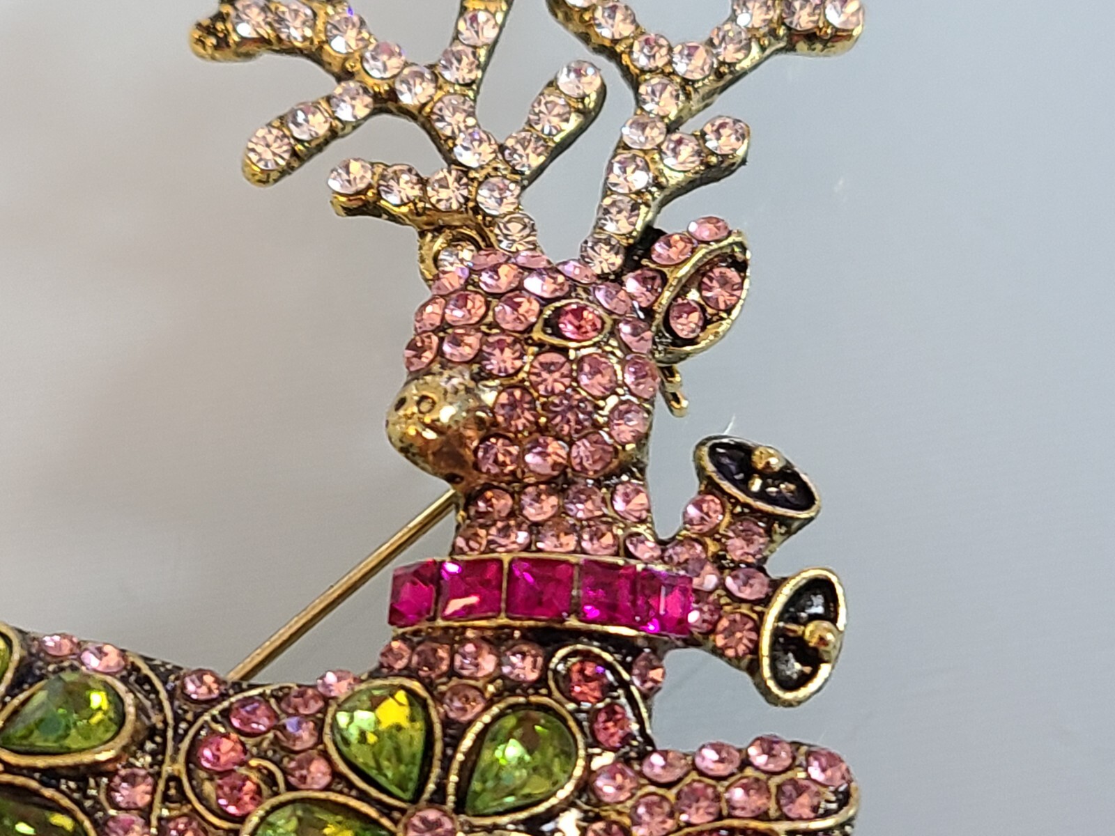 SALE UNBRANDED RARE PINK GREEN HEIDI DAUS “Pretty Prancer” Reindeer Brooch