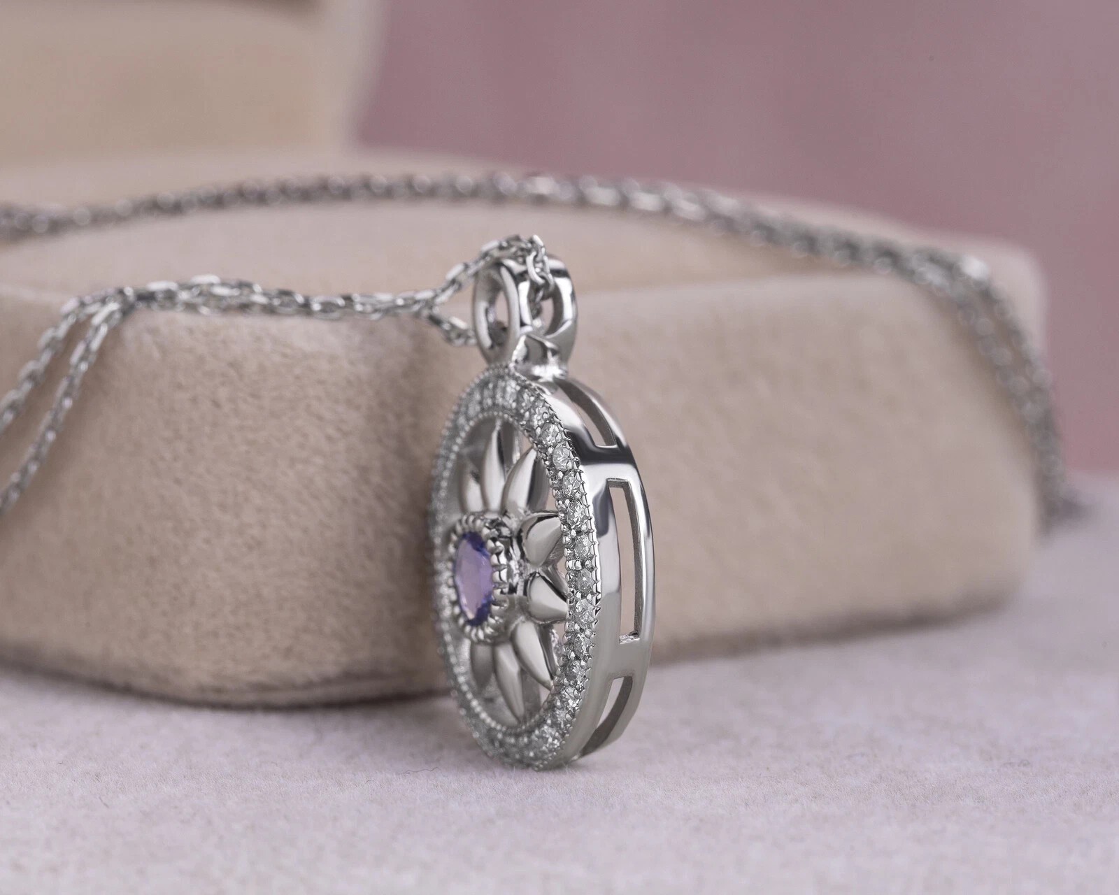 1.30Ct Round Cut Simulated Tanzanite Wheel Shape Pendant 14k White Gold Plated