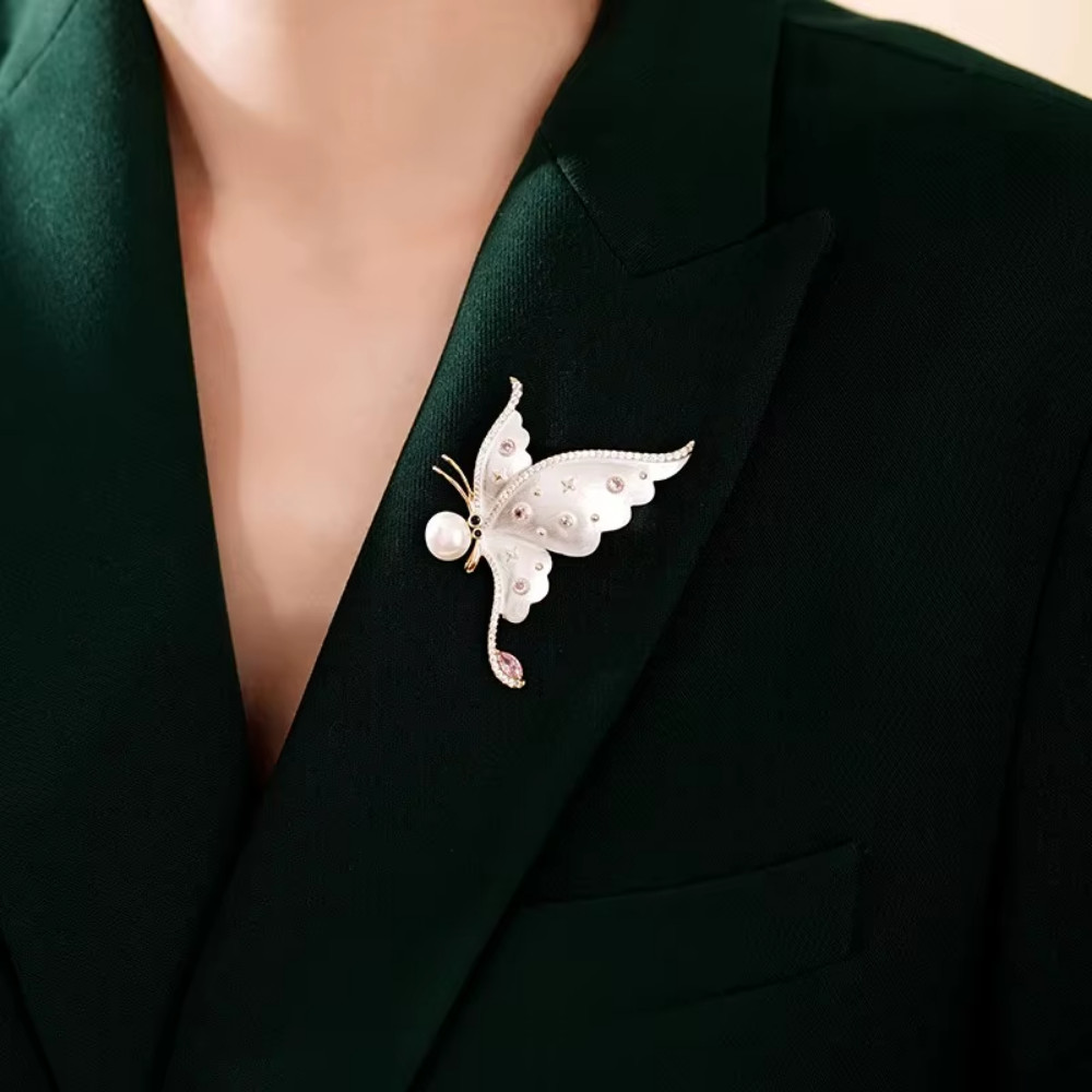 Vintage Style White Enamel Butterfly Brooch Gold Tone Crystal Rhinestone Pin