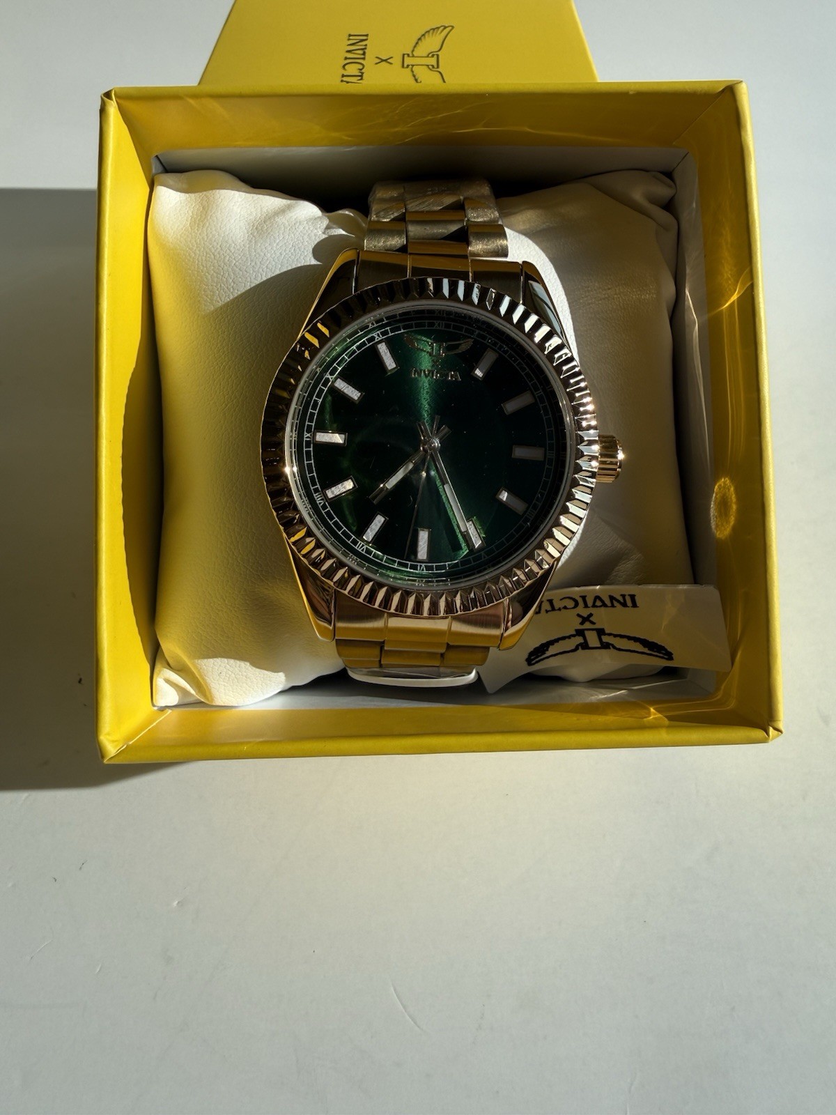 Invicta Men’s Watch Specialty I by Invicta Green Dial Yellow Gold Bracelet 69008