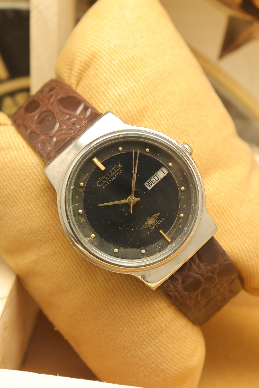 Vintage Citizen Automatic Black Dial Wrist Watch For Men’s Japan Movement 8200.