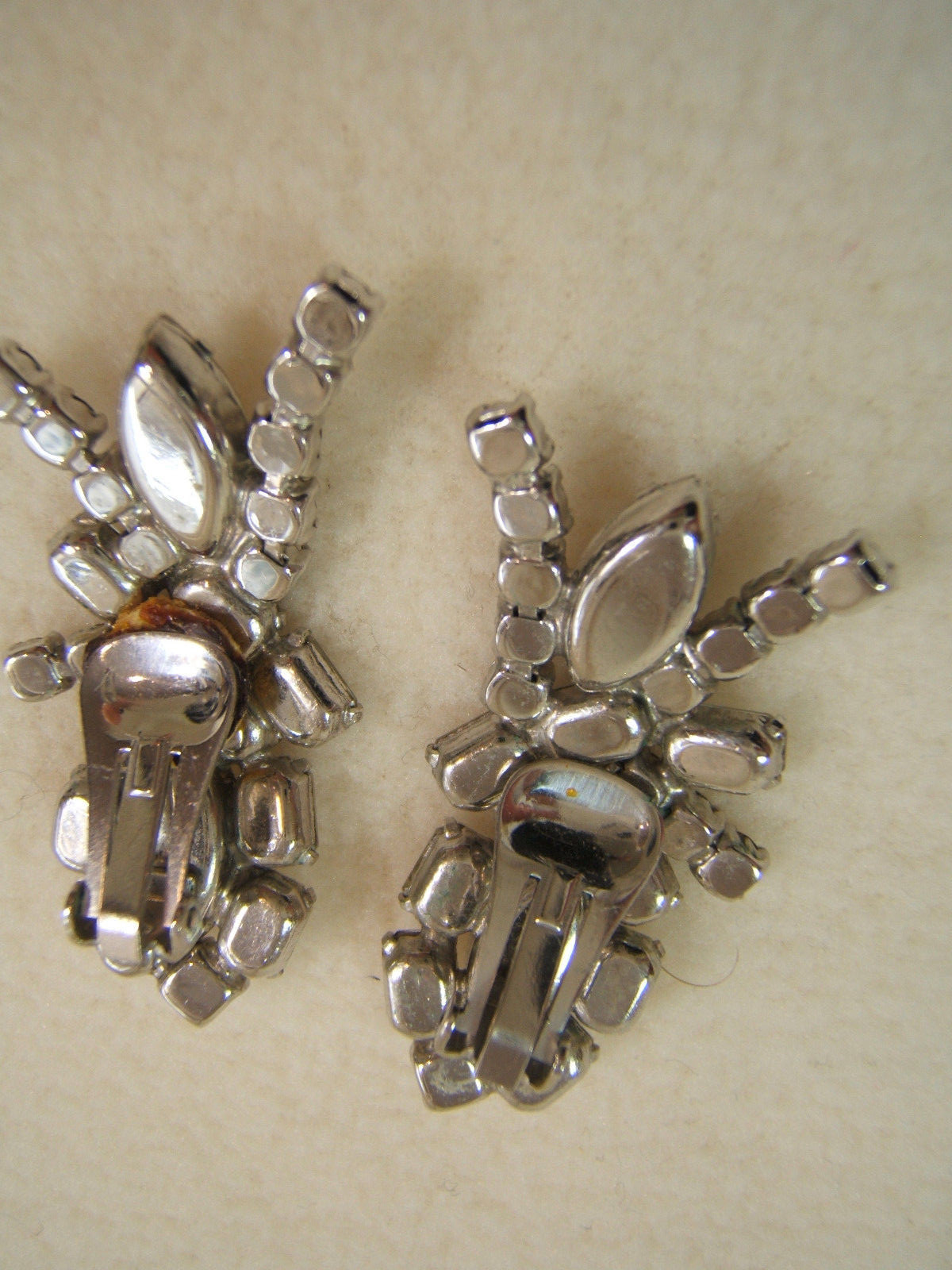 Vintage Emerald Cut Rhinestone Large Clip Earrings Very Good Condition 1 7/8″