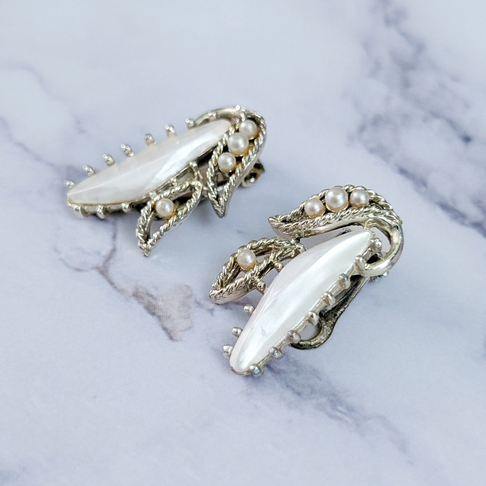 Vintage Clip On Earrings Large Unusual Off White/Cream & Gold Tone