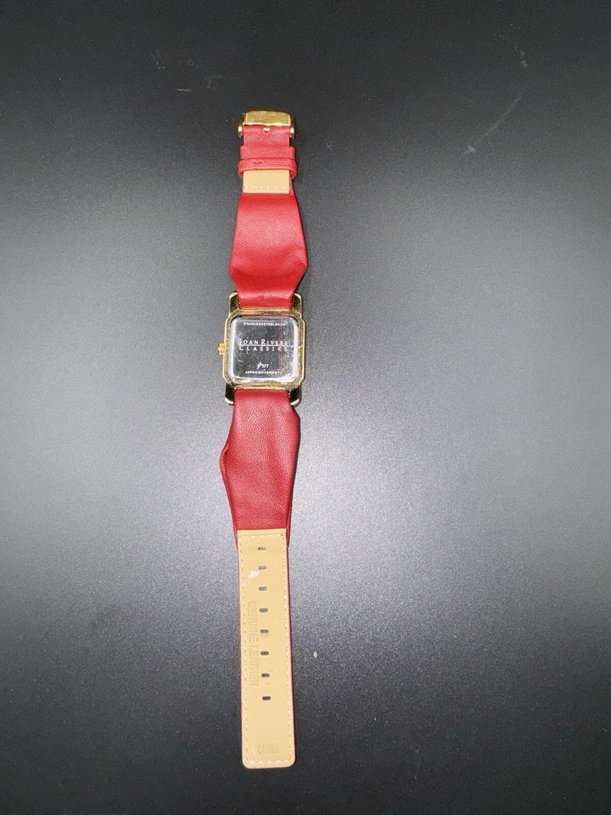 Joan Rivers Red Watch Gold Tone Vintage Retro V377 needs battery