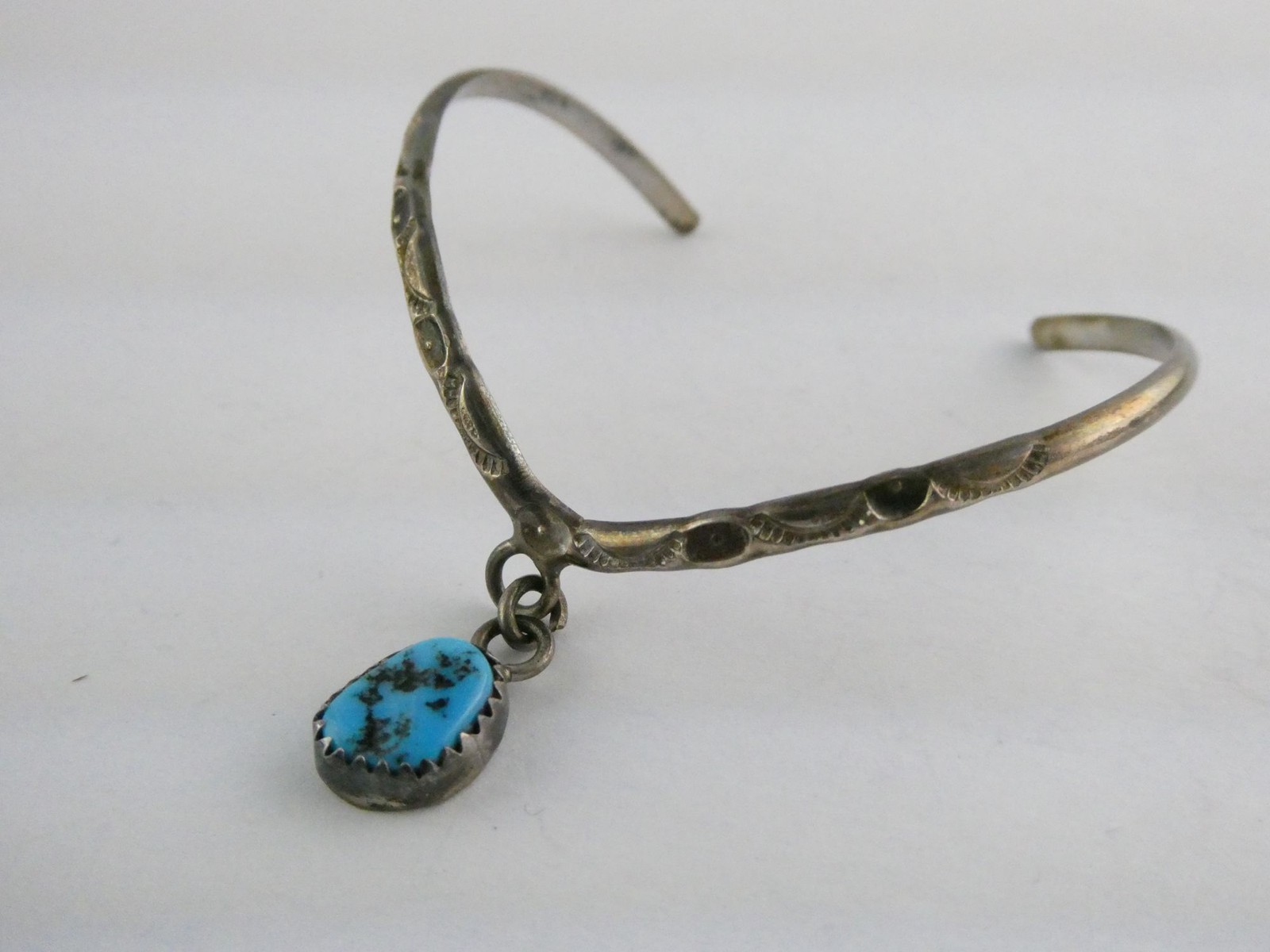 Southwestern Sterling Silver V Shape Turquoise Drop Design Cuff Bracelet 6.25 In