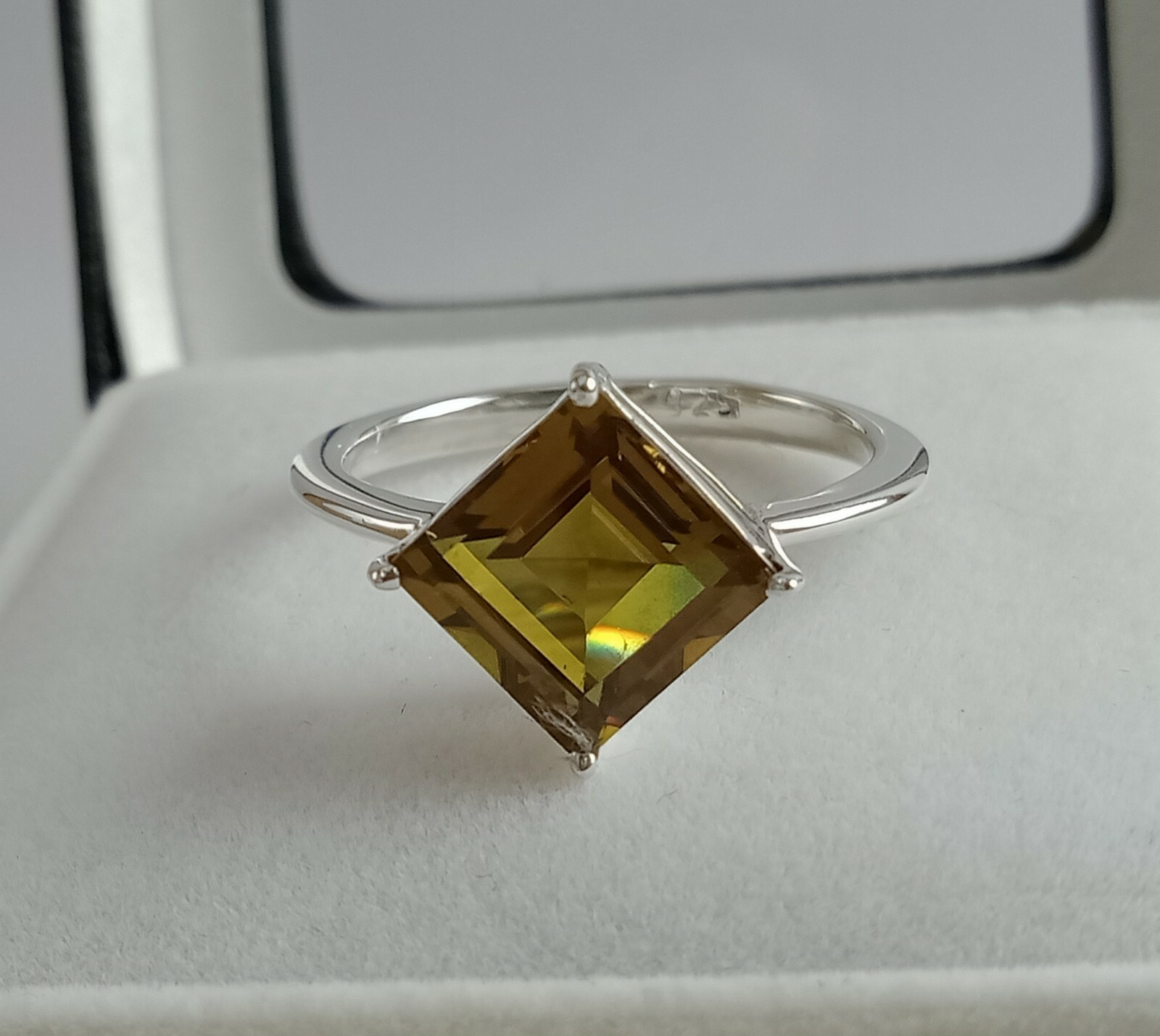 Gorgeous Zultanite Ring-Seven Color Changing Ring-Unique Zultanite Ring
