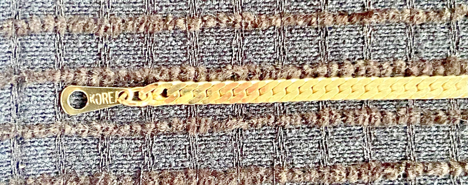 Vintage Korea Gold Tone Herringbone Chain Bracelet Flat Snake Link 7.25″ Retro